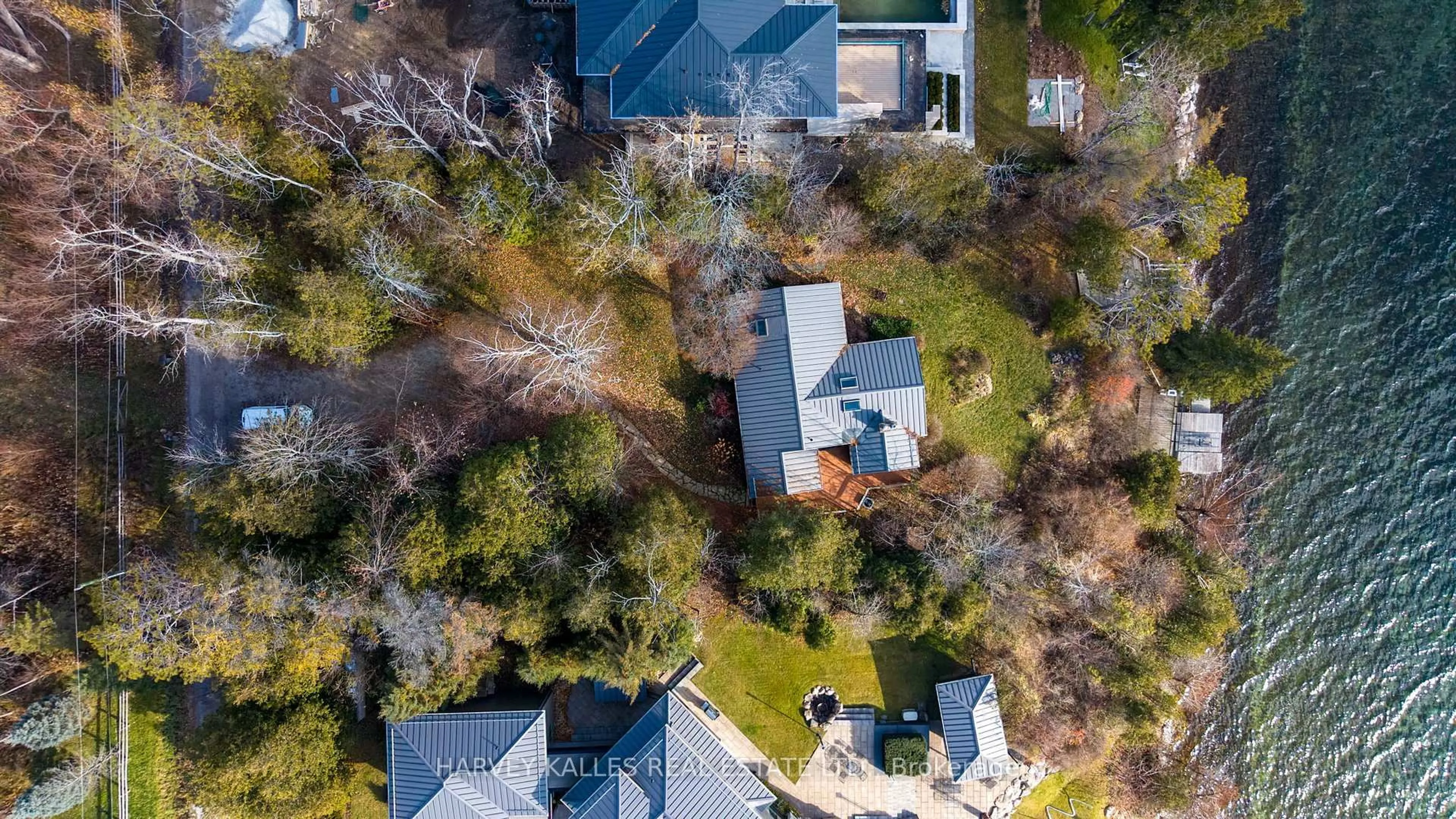 A pic from outside/outdoor area/front of a property/back of a property/a pic from drone, street for 13 Pemberton Lane, Oro-Medonte Ontario L0L 2L0
