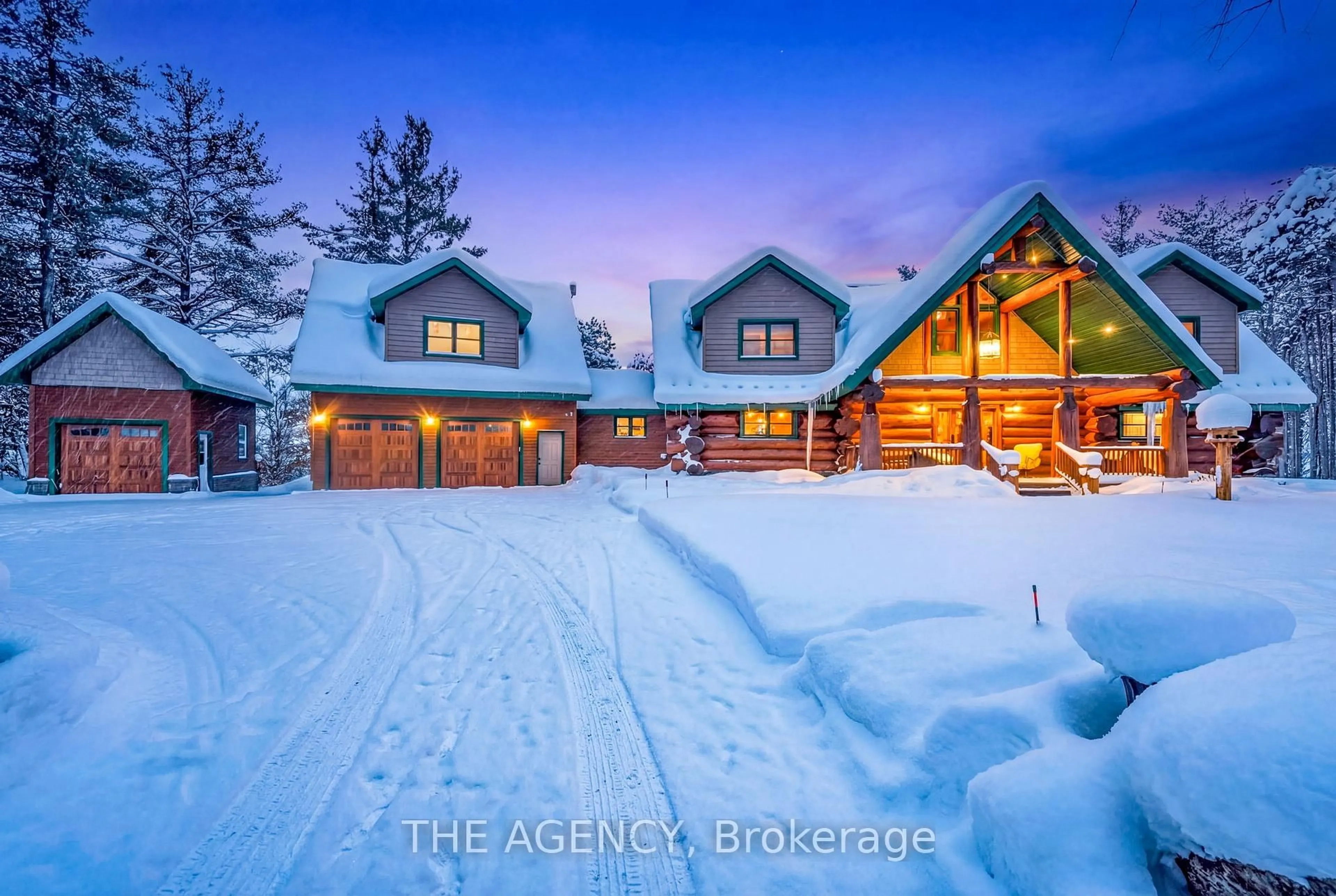 A pic from outside/outdoor area/front of a property/back of a property/a pic from drone, unknown for 11 Nevis Ridge Dr, Oro-Medonte Ontario L0L 1T0