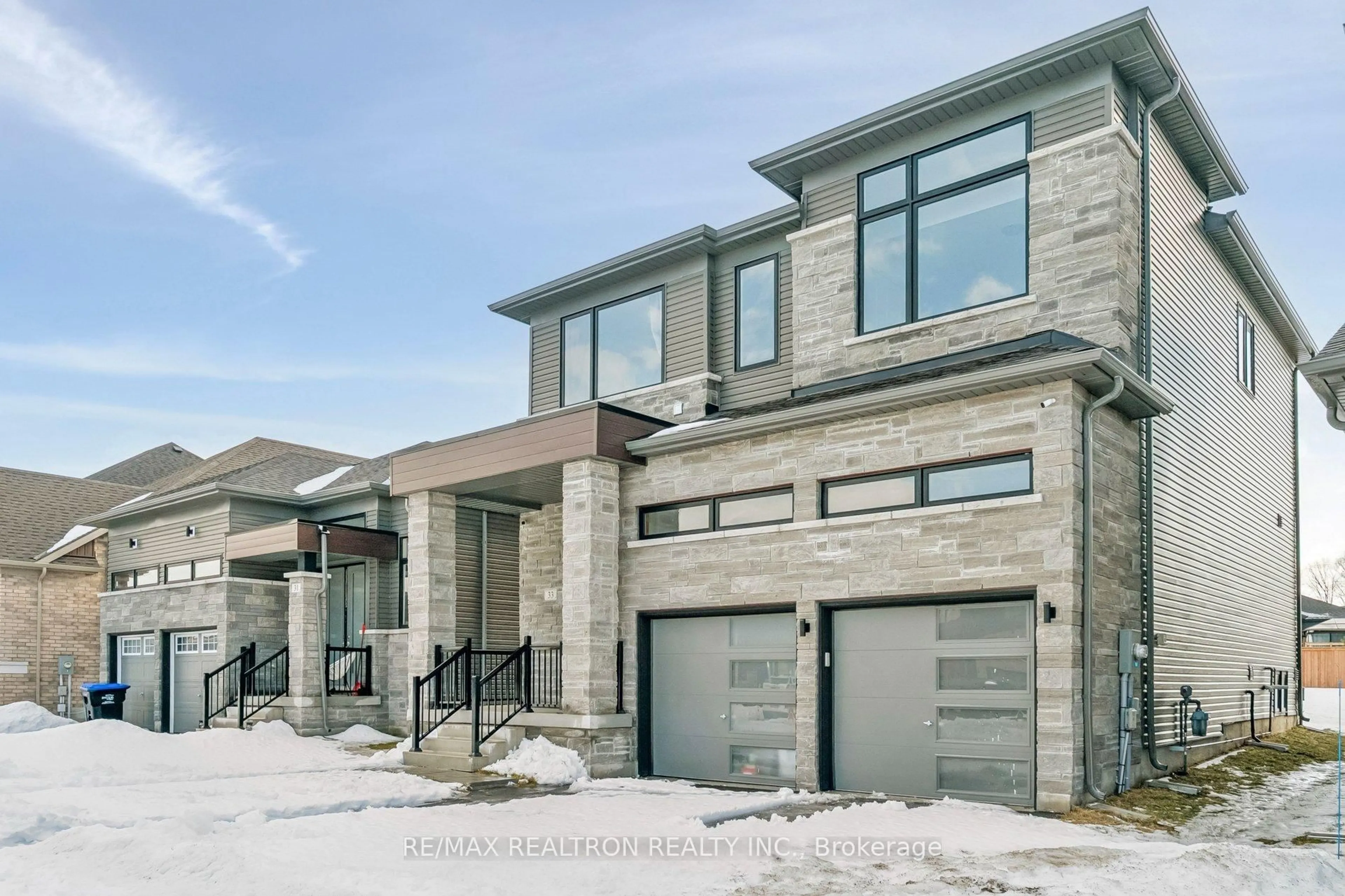 Home with brick exterior material, street for 33 Simona Ave, Wasaga Beach Ontario L9Z 0L5