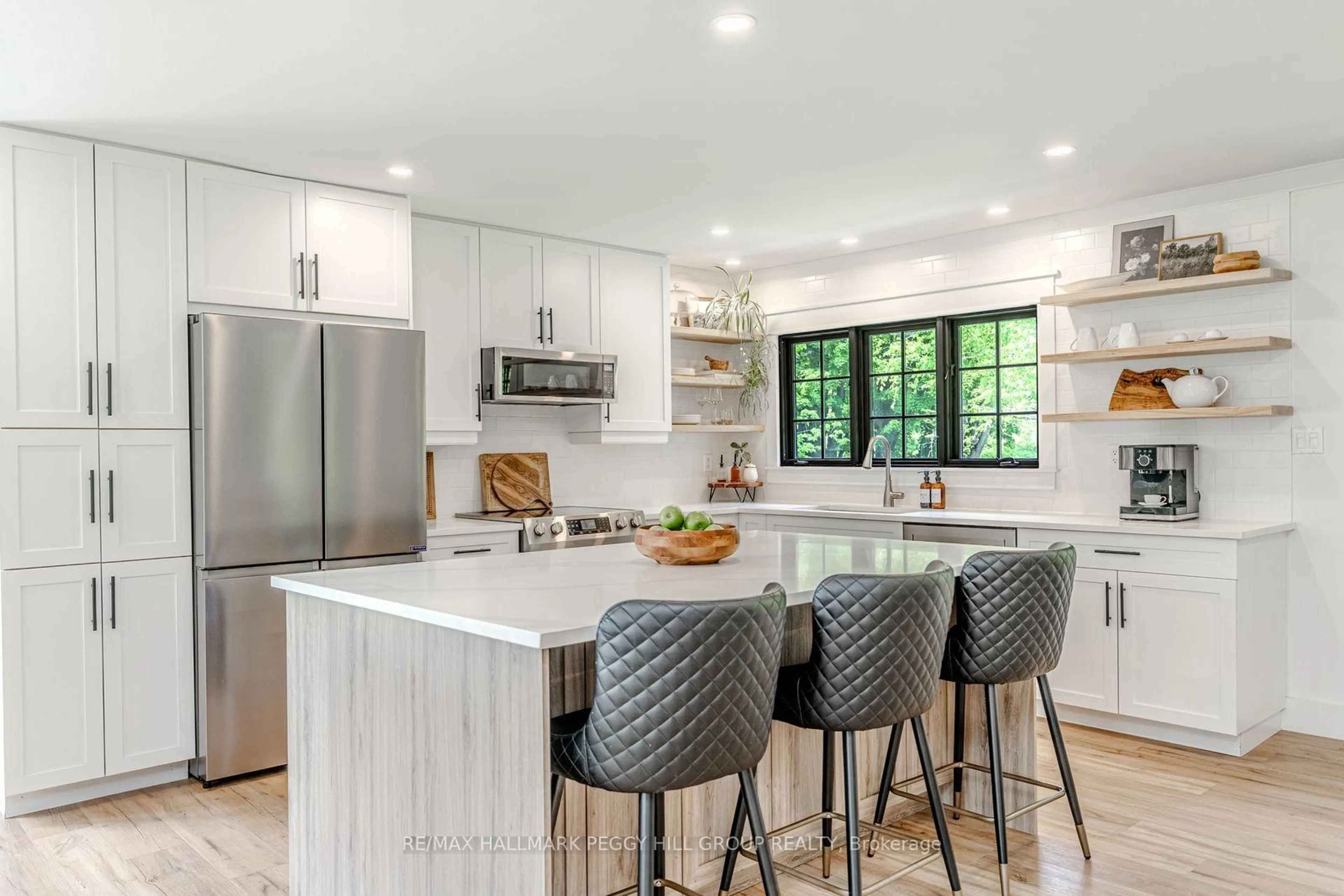 Contemporary kitchen, ceramic/tile floor for 2764 Fairgrounds Rd, Severn Ontario L3V 0Y2