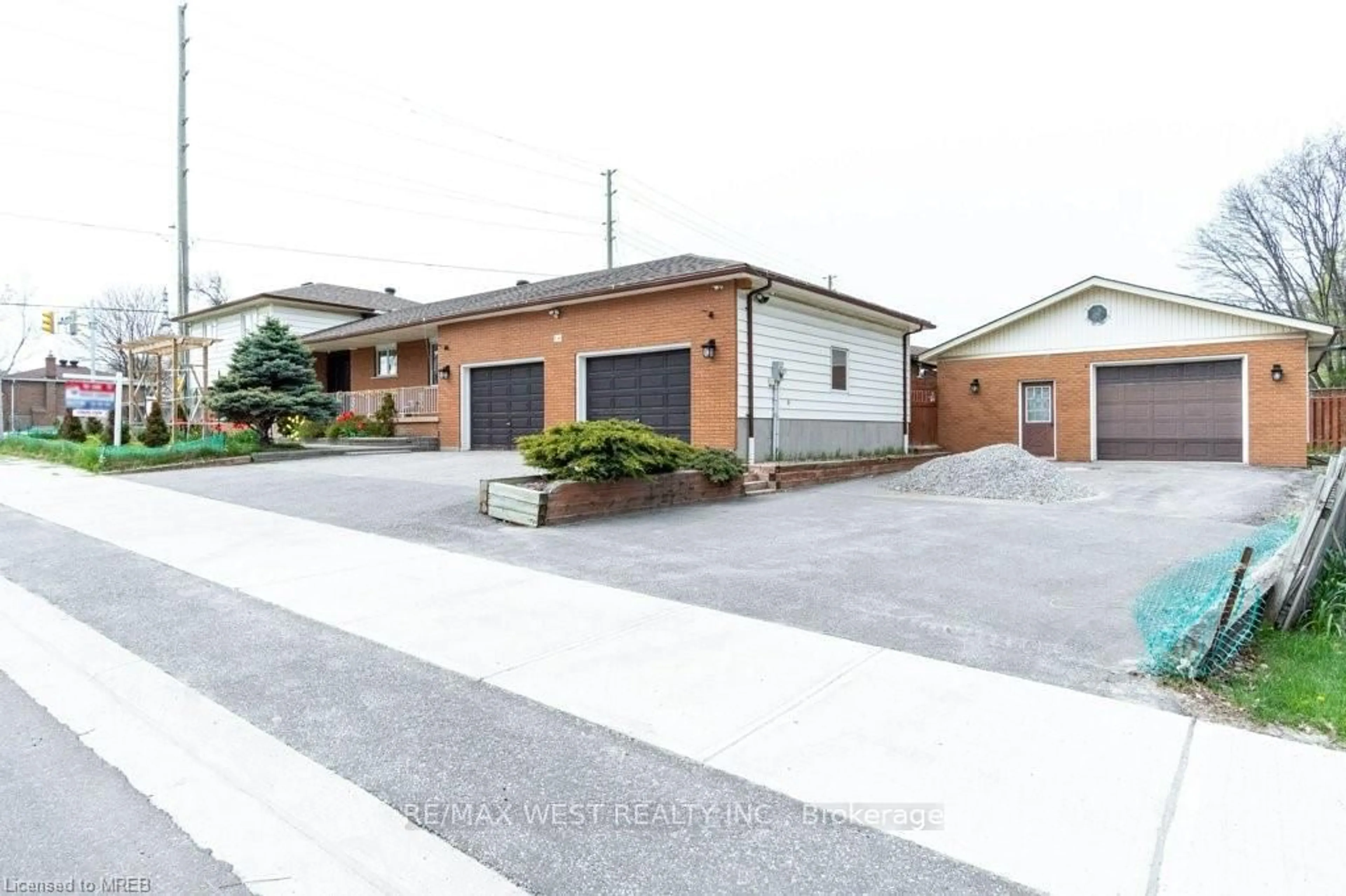 Unknown for 146 Harvie Rd, Barrie Ontario L4N 9E3