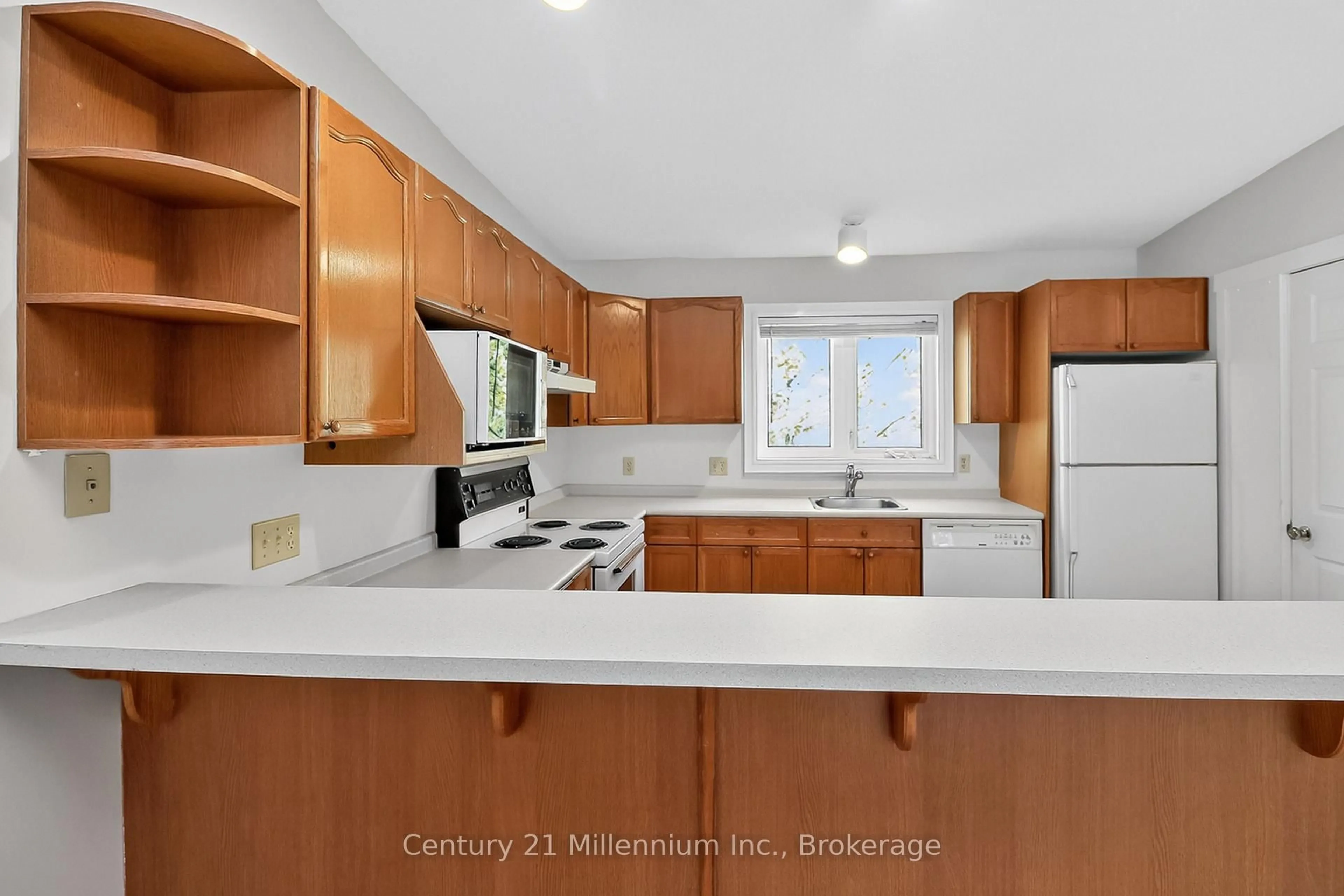 Standard kitchen, unknown for 524 Oxbow Cres, Collingwood Ontario L9Y 5B4