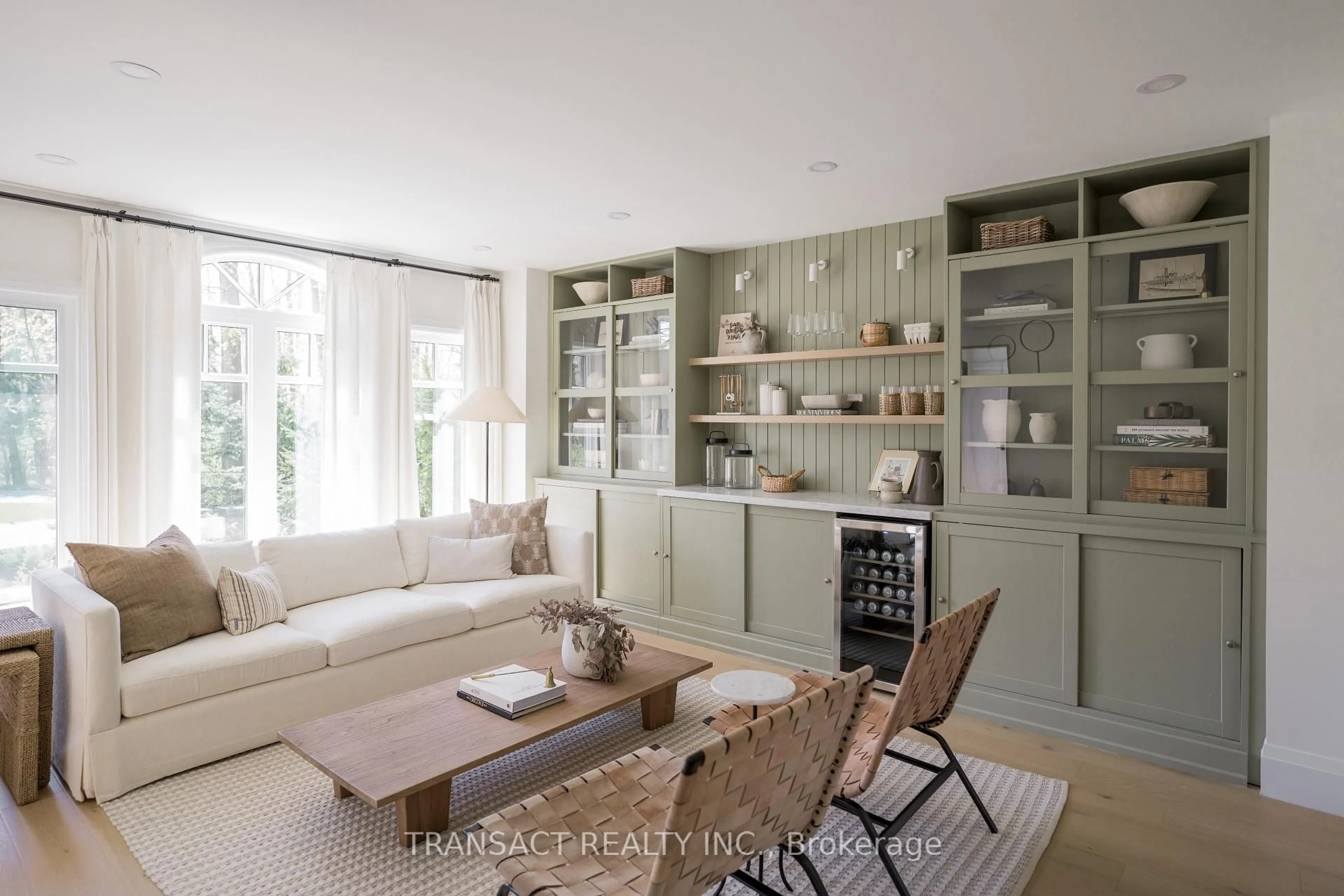 Living room with furniture, unknown for 28 Alana Dr, Springwater Ontario L9X 0S1