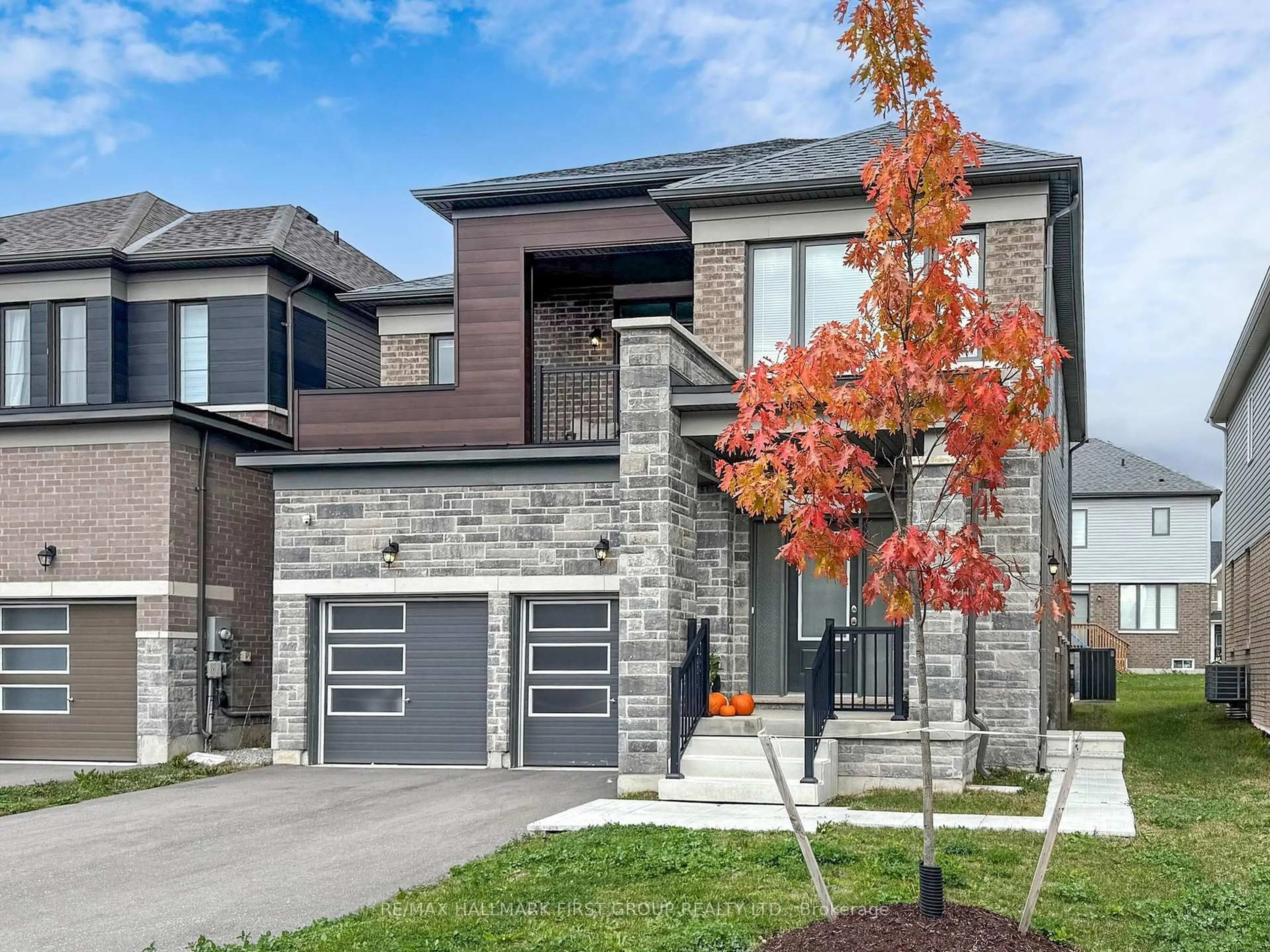 Home with brick exterior material, street for 18 Ludlow Dr, Barrie Ontario L9J 0L8