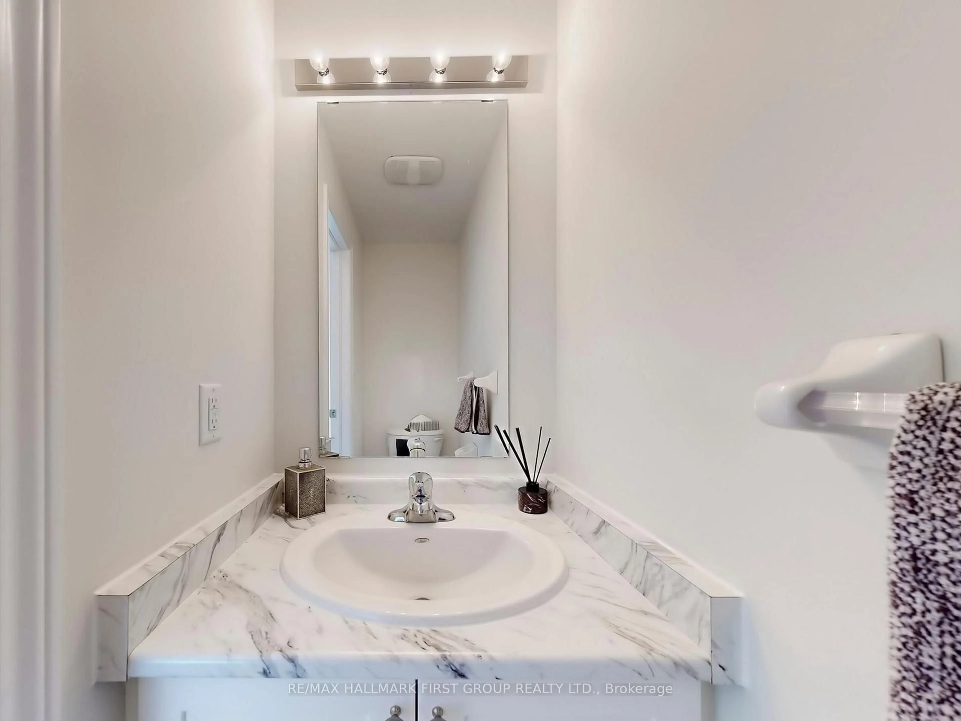 Contemporary bathroom, ceramic/tile floor for 18 Ludlow Dr, Barrie Ontario L9J 0L8
