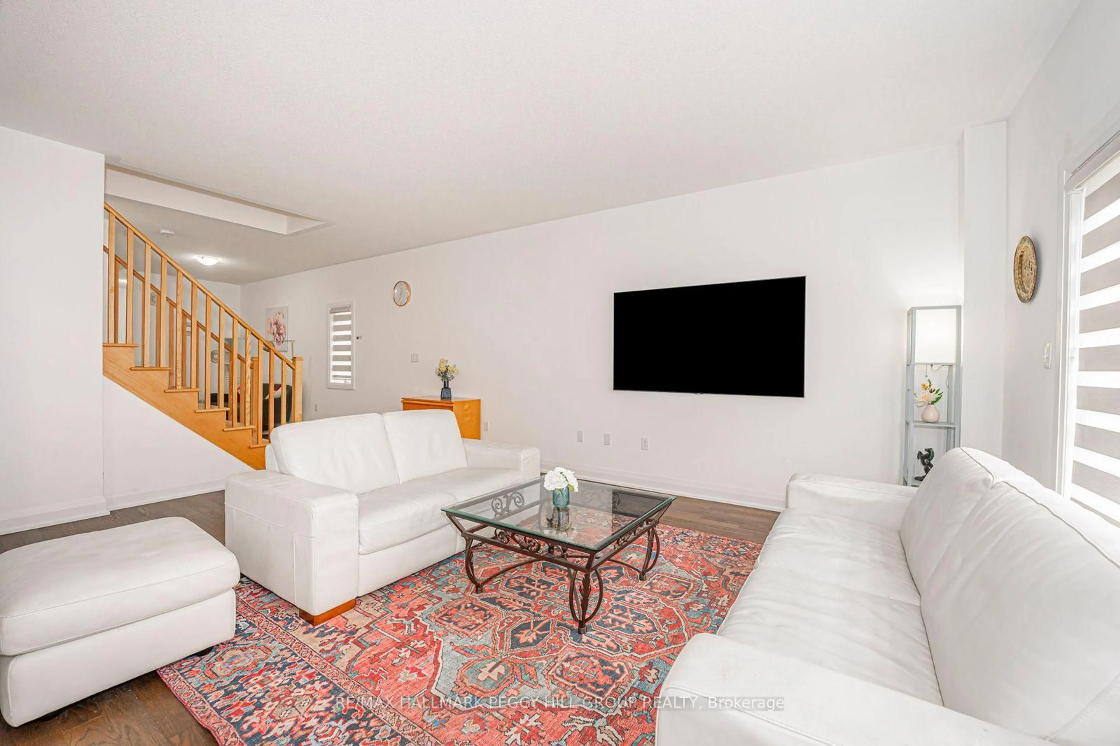 Living room with furniture, unknown for 42 Alaskan Hts, Barrie Ontario L9J 0H9