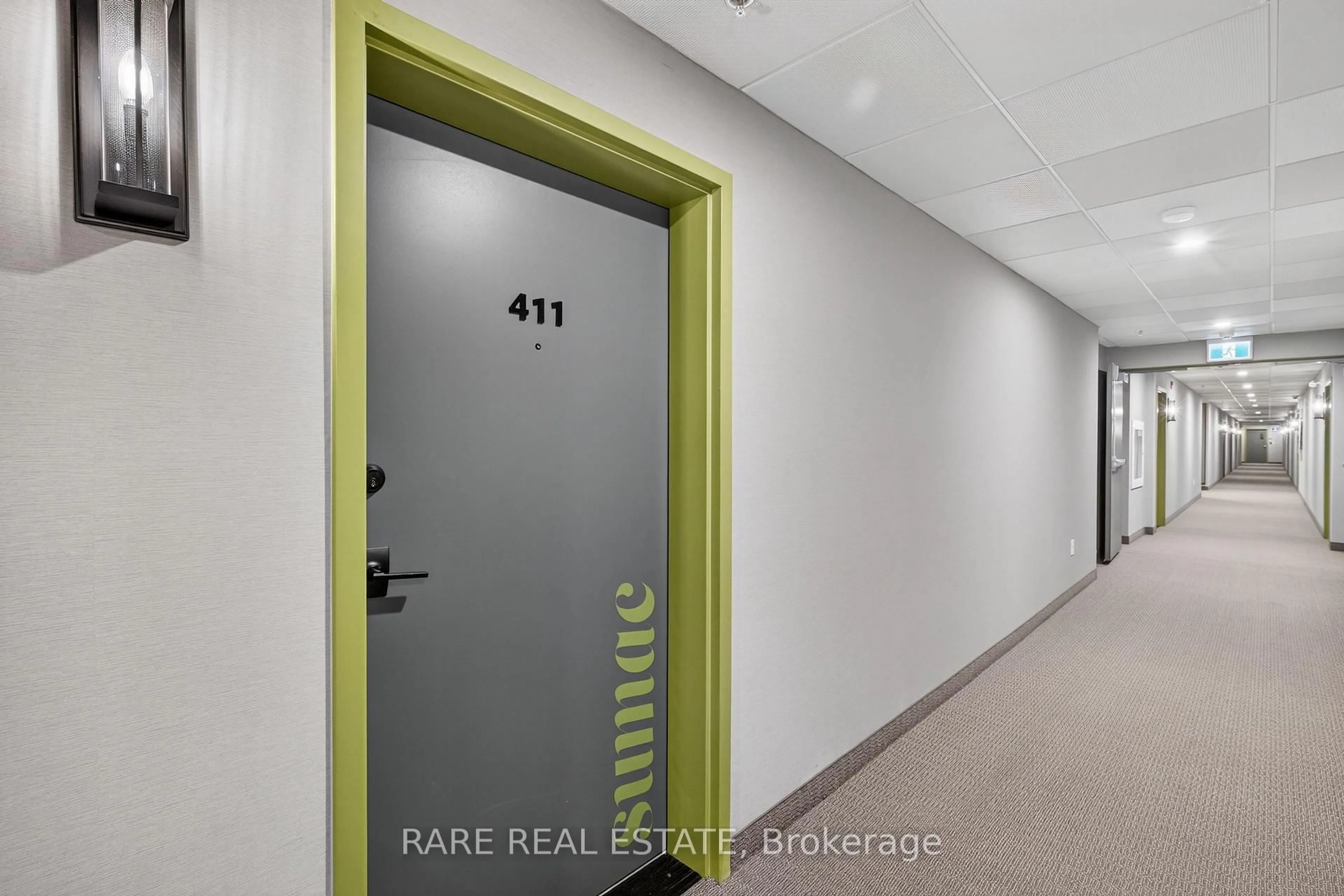 Indoor foyer for 5 Chef Lane #411, Barrie Ontario L9J 0J8