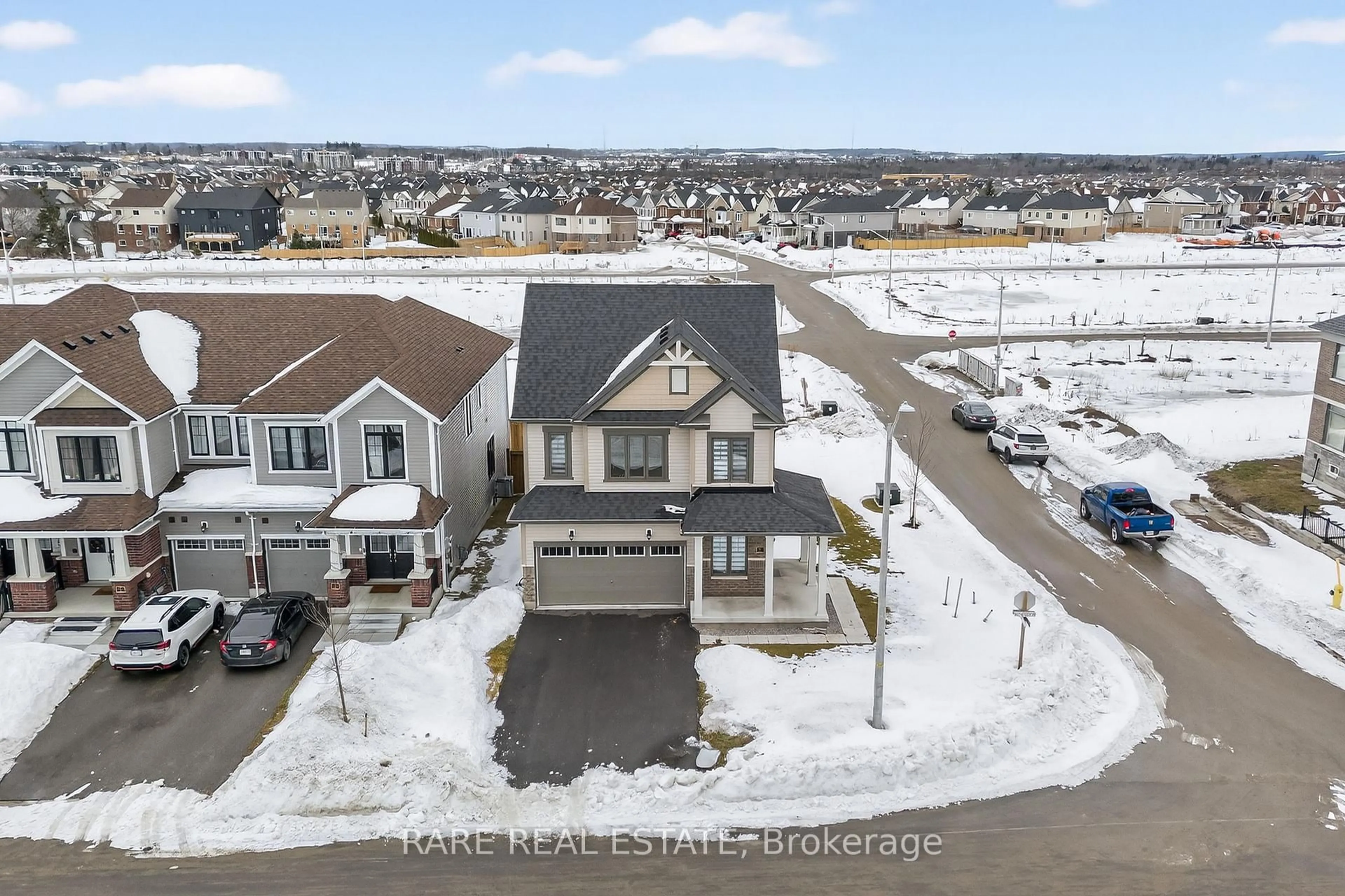 A pic from outside/outdoor area/front of a property/back of a property/a pic from drone, street for 25 Rochester Dr, Barrie Ontario L9J 0V9