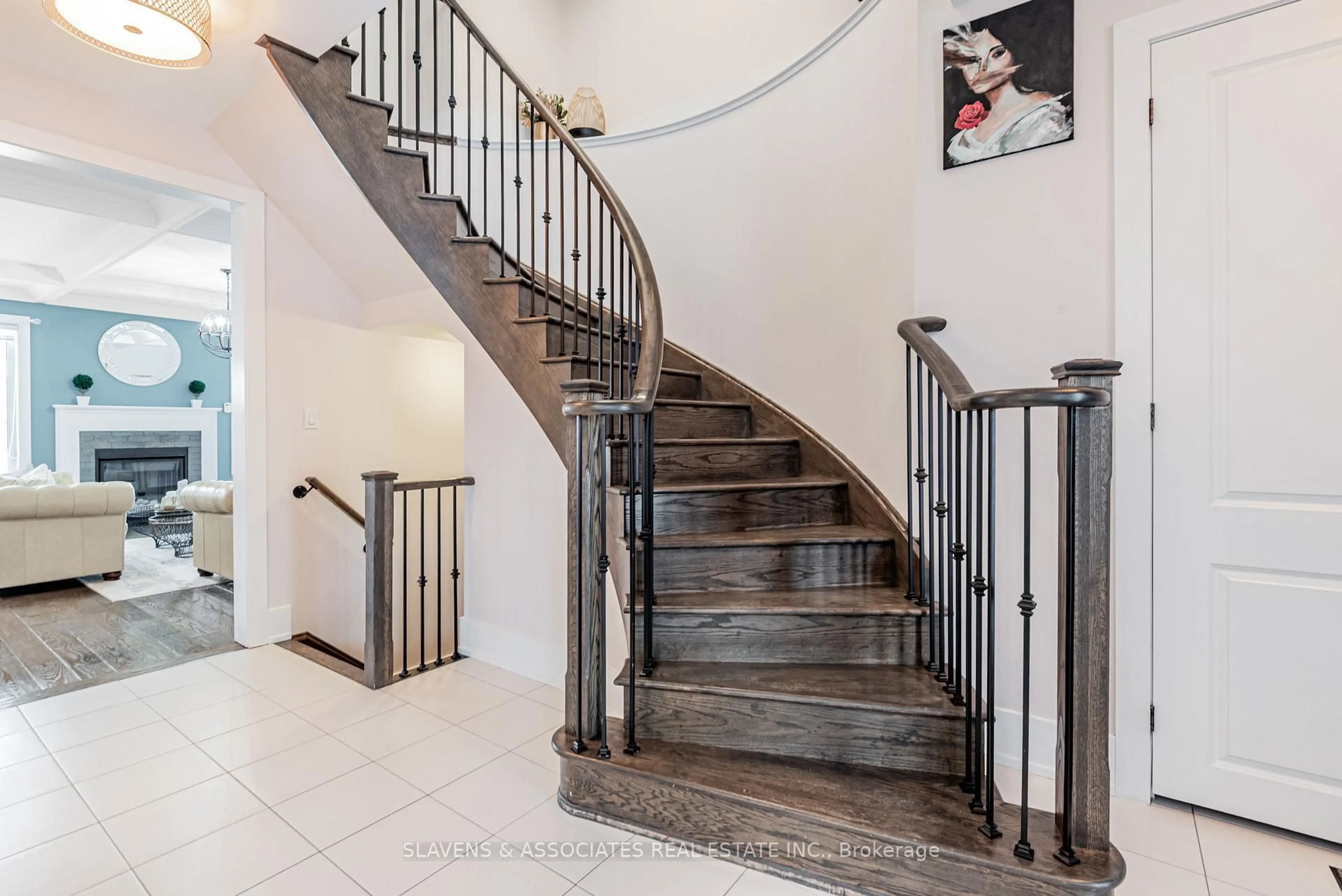 Stairs for 26 Marks Rd, Springwater Ontario L9X 0S5