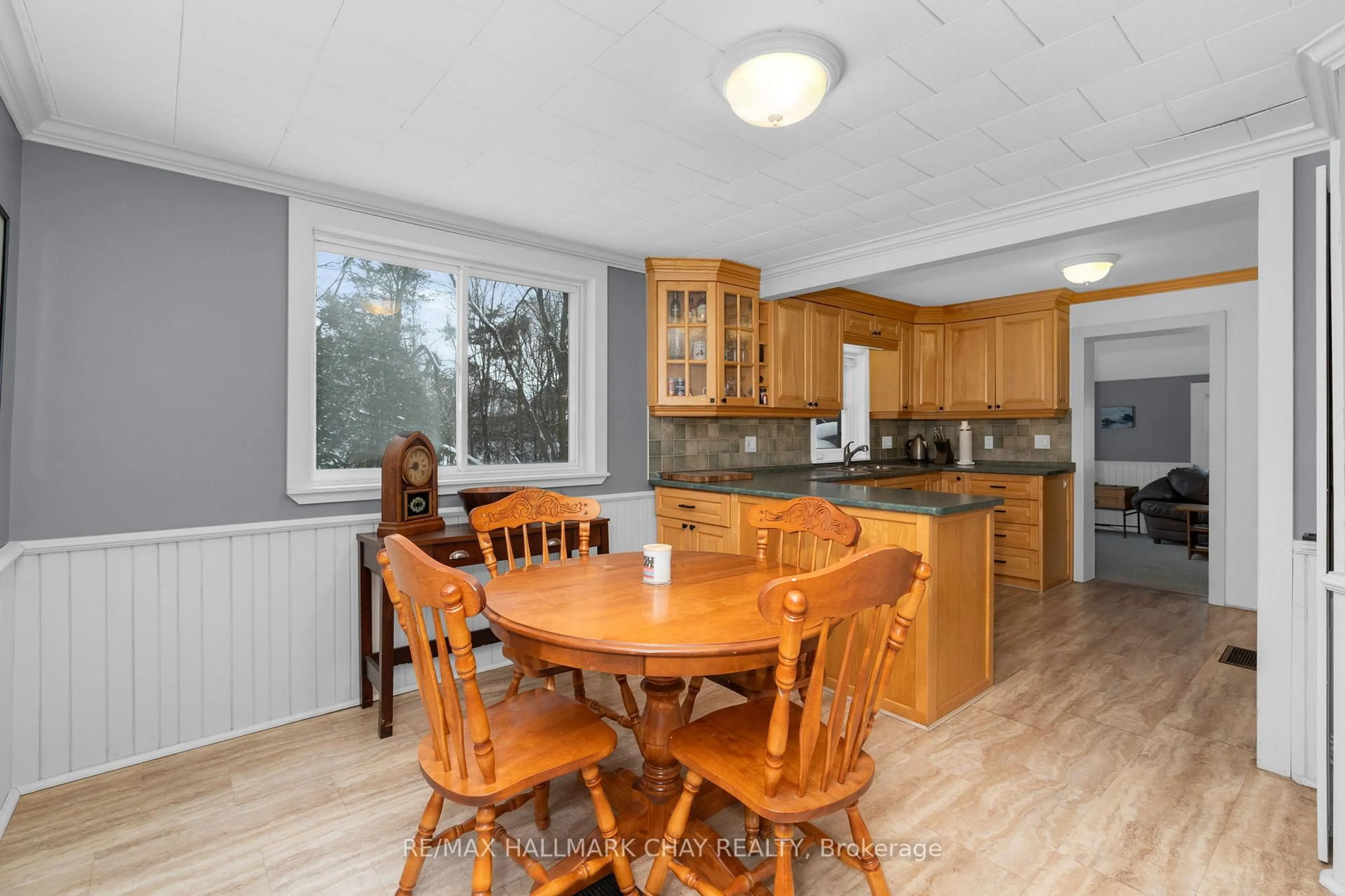 Unknown for 3324 Penetanguishene Rd, Oro-Medonte Ontario L4M 4Y8