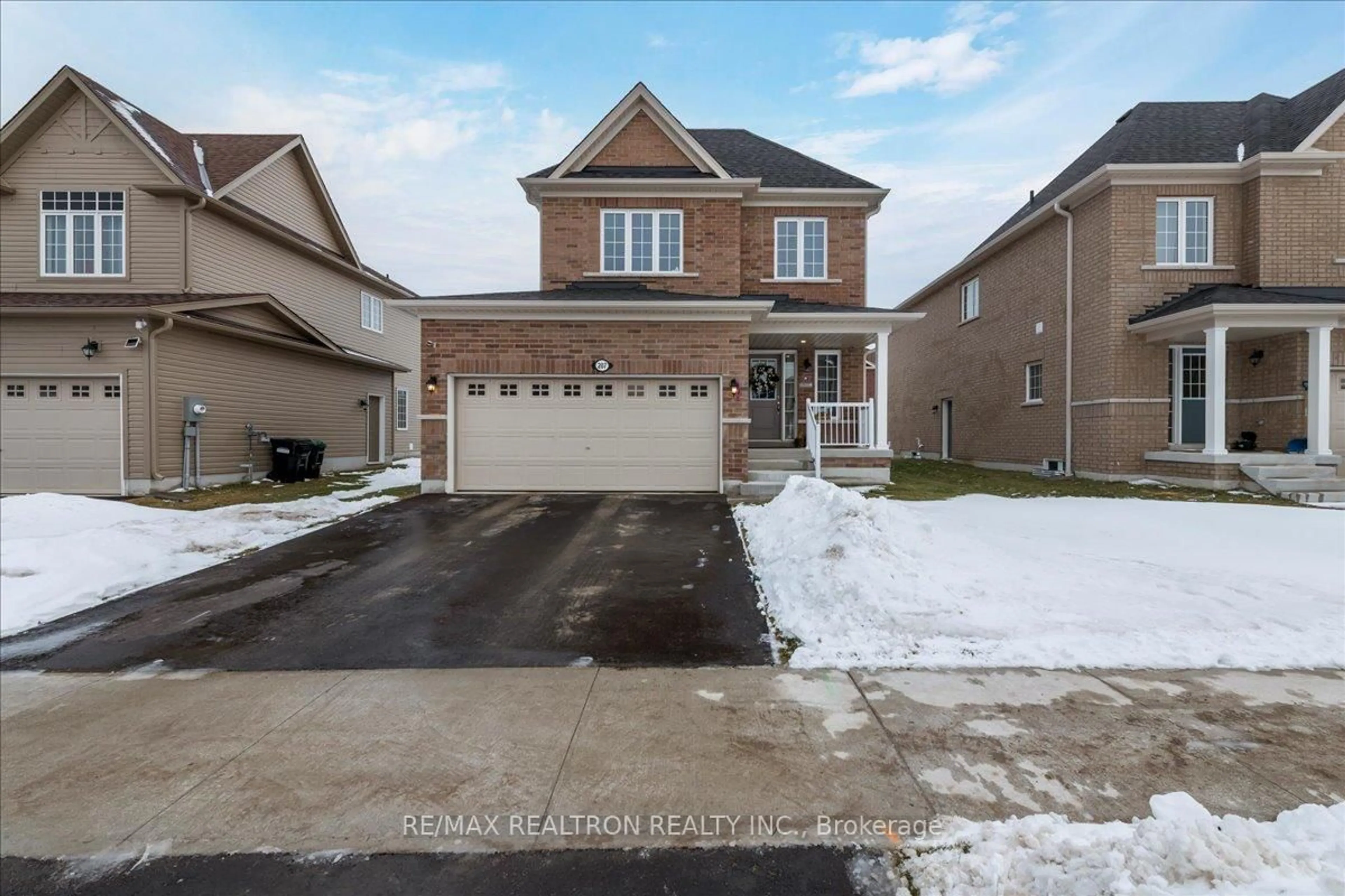 Unknown for 207 Cubitt St, Clearview Ontario L0M 1S0