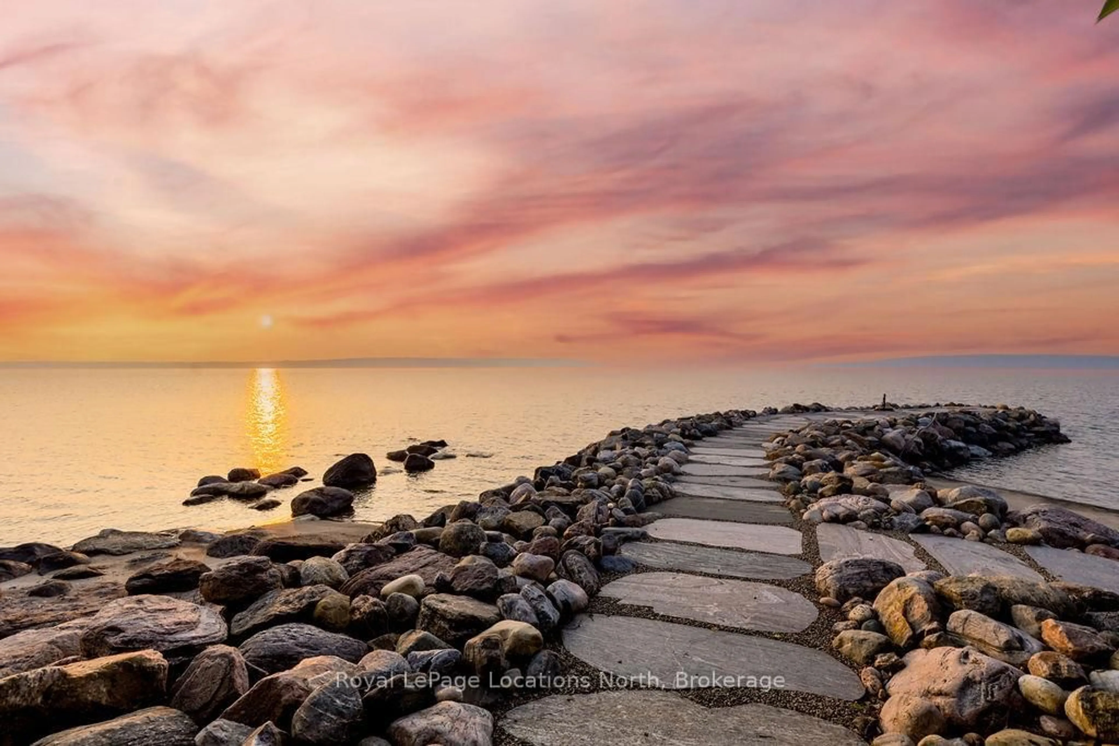 Stairs for 100 Melissa Lane, Tiny Ontario L9M 0T8
