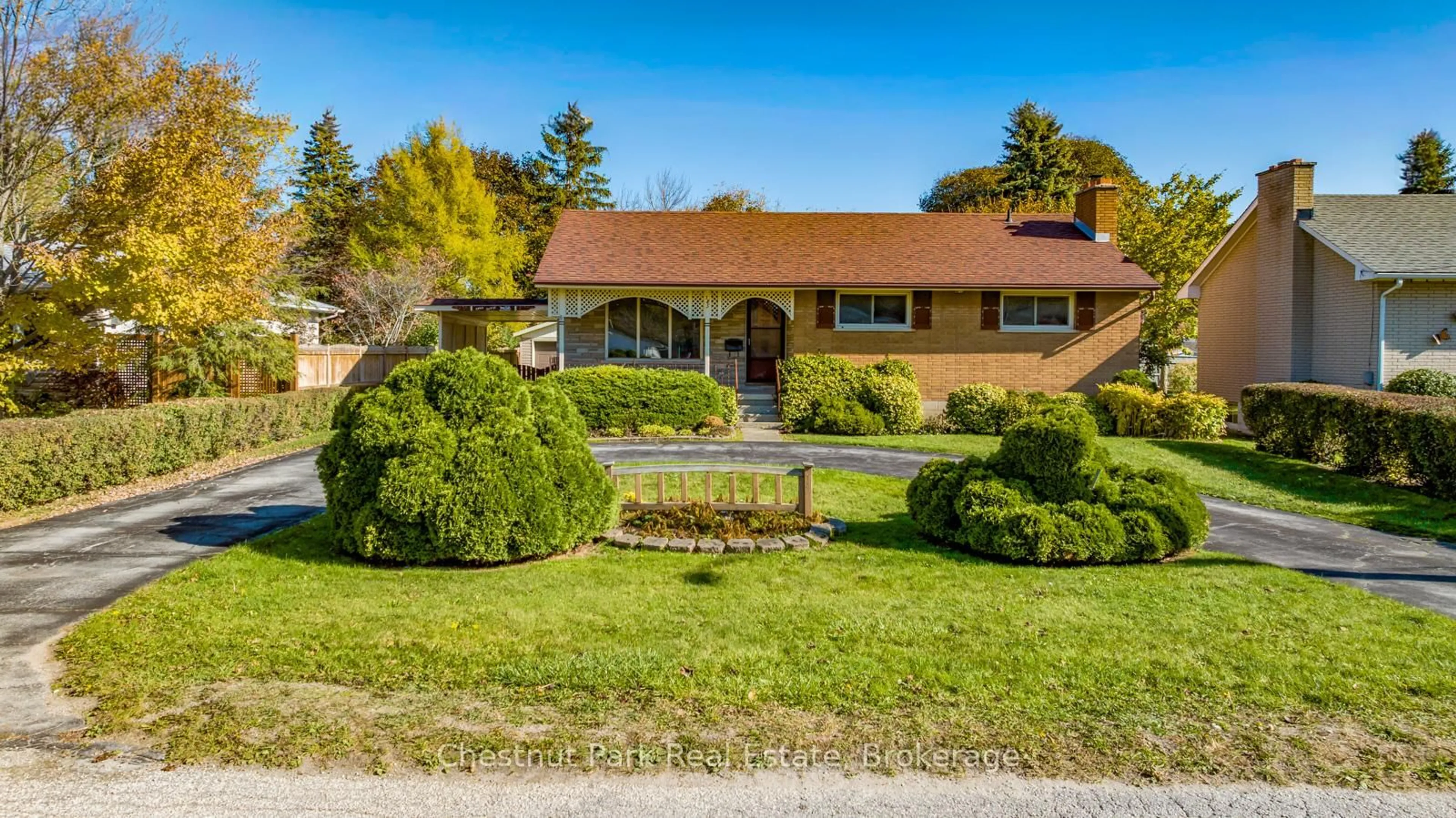 Home with brick exterior material, street for 185 Walnut St, Collingwood Ontario L9Y 3C7