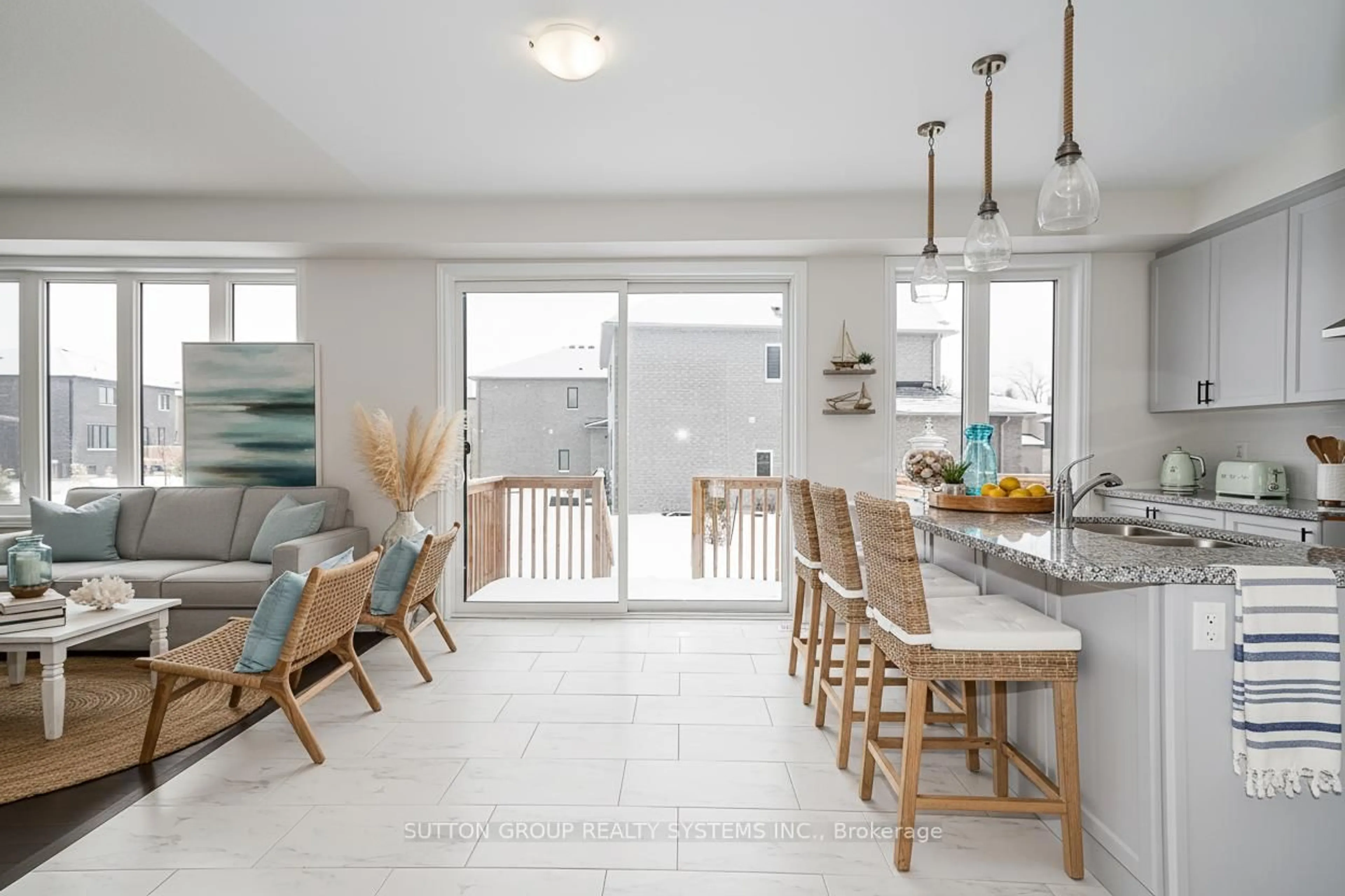 Open concept kitchen, ceramic/tile floor for 6 Tran Rd, Wasaga Beach Ontario L9Z 0M9