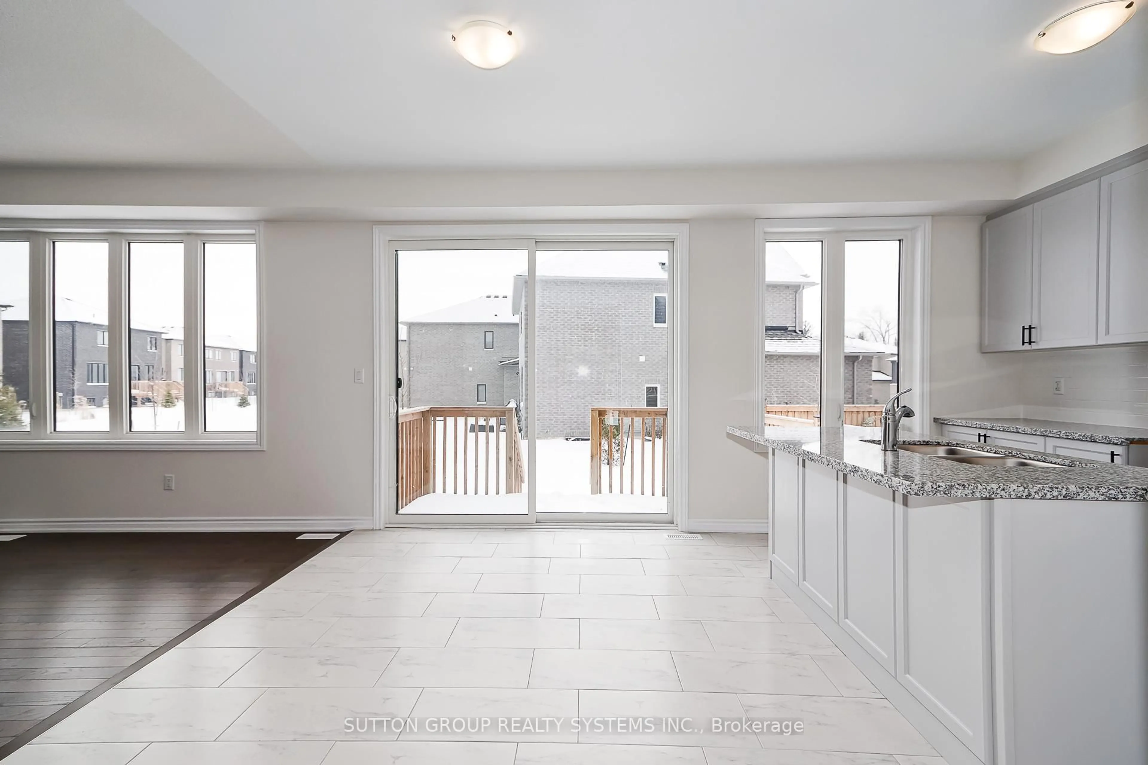 Open concept kitchen, ceramic/tile floor for 6 Tran Rd, Wasaga Beach Ontario L9Z 0M9