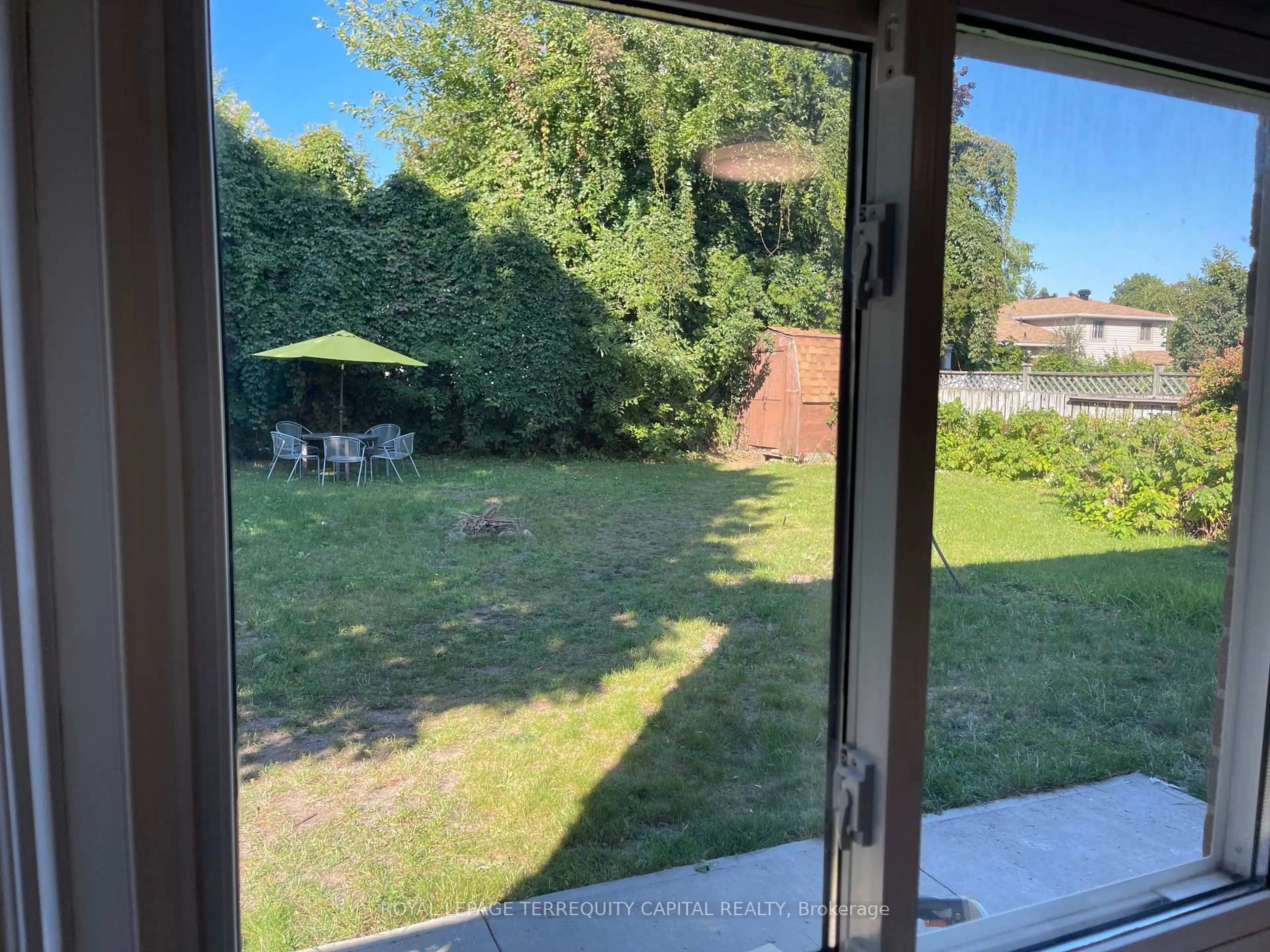 A pic from outside/outdoor area/front of a property/back of a property/a pic from drone, forest/trees view for 30 Thorncrest Rd, Barrie Ontario L4N 3P9
