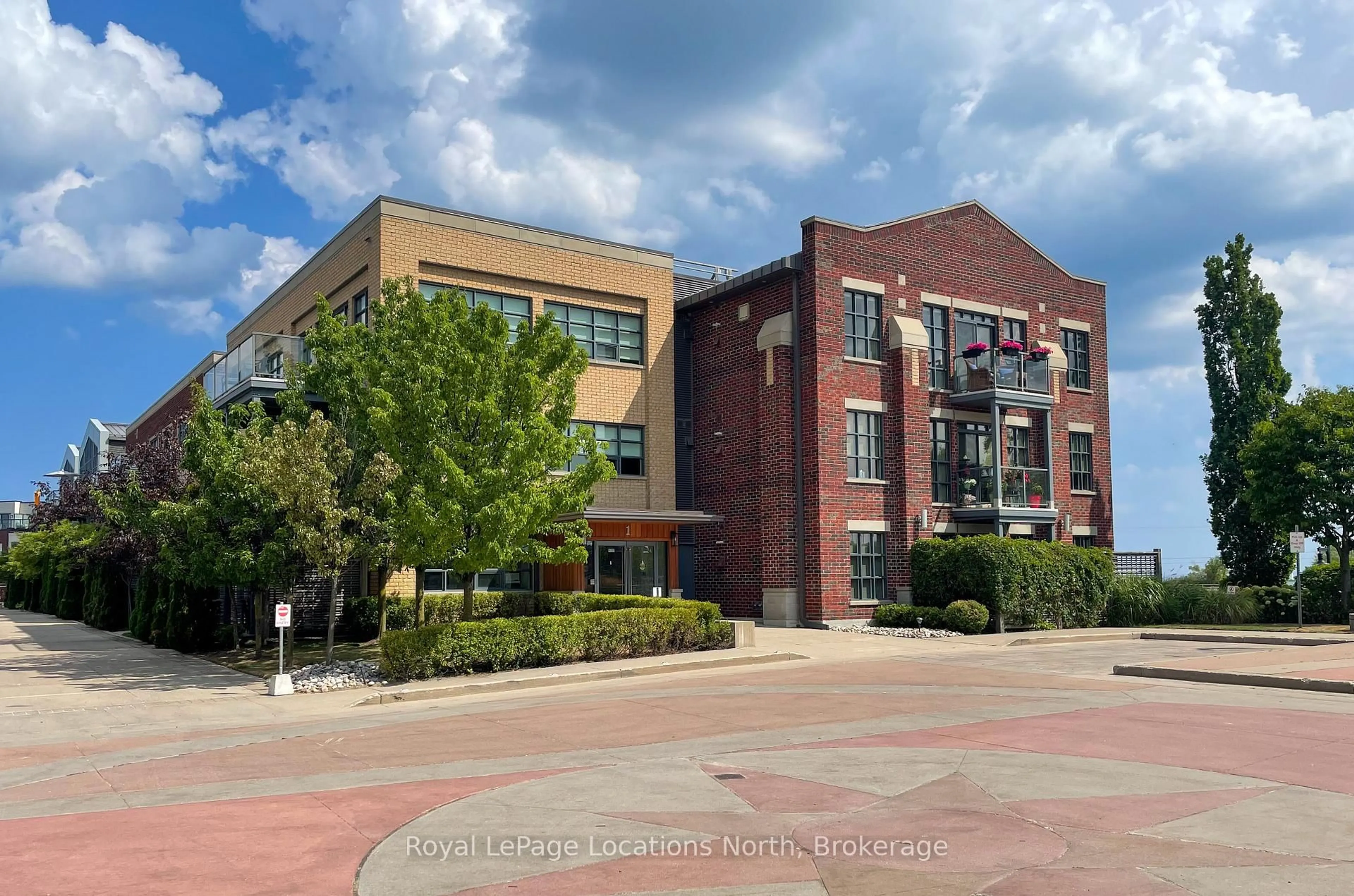 Home with brick exterior material, building for 1 Shipyard Lane #303, Collingwood Ontario L9Y 0W2