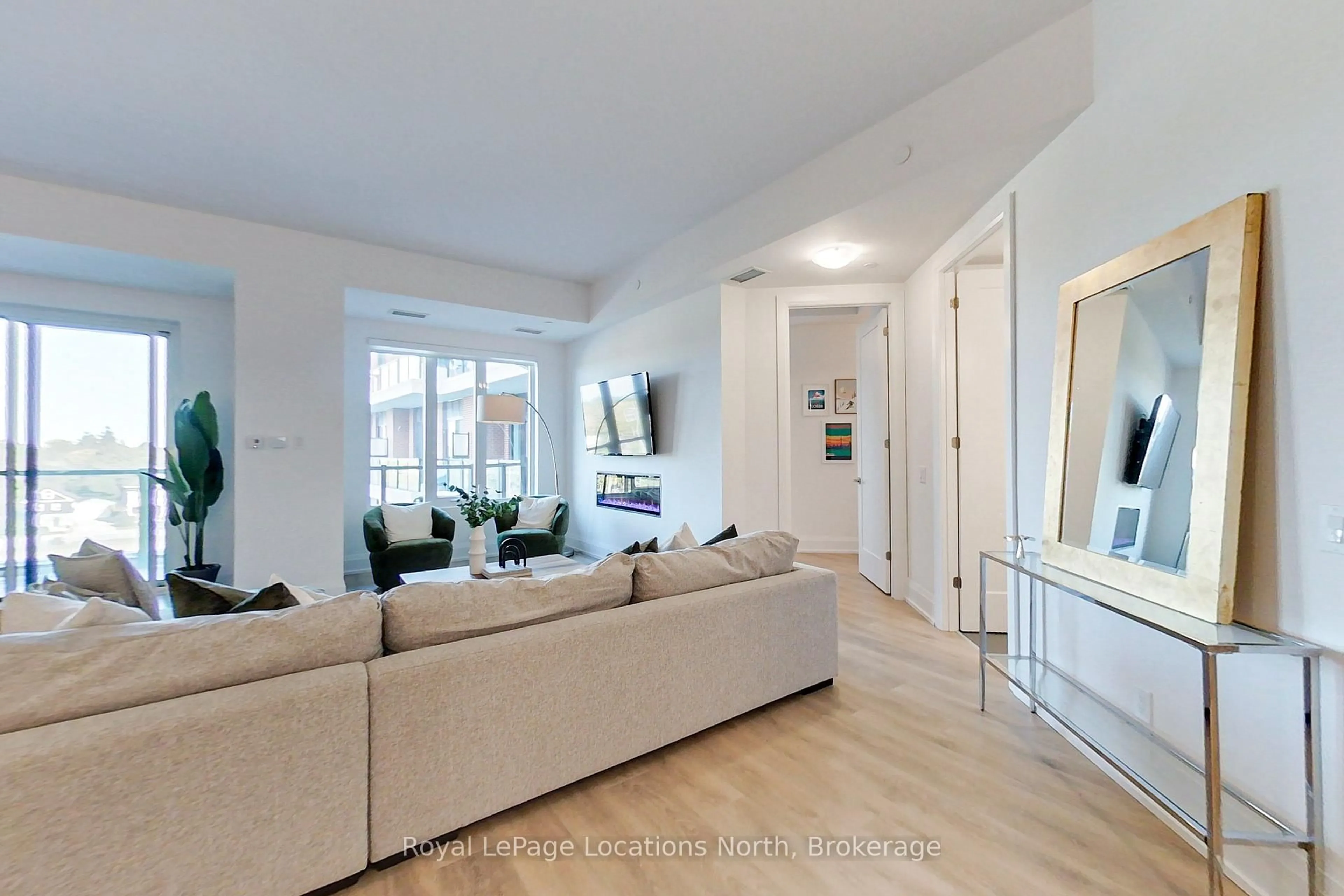 Living room with furniture, unknown for 1 HUME St #525, Collingwood Ontario L9Y 0X3