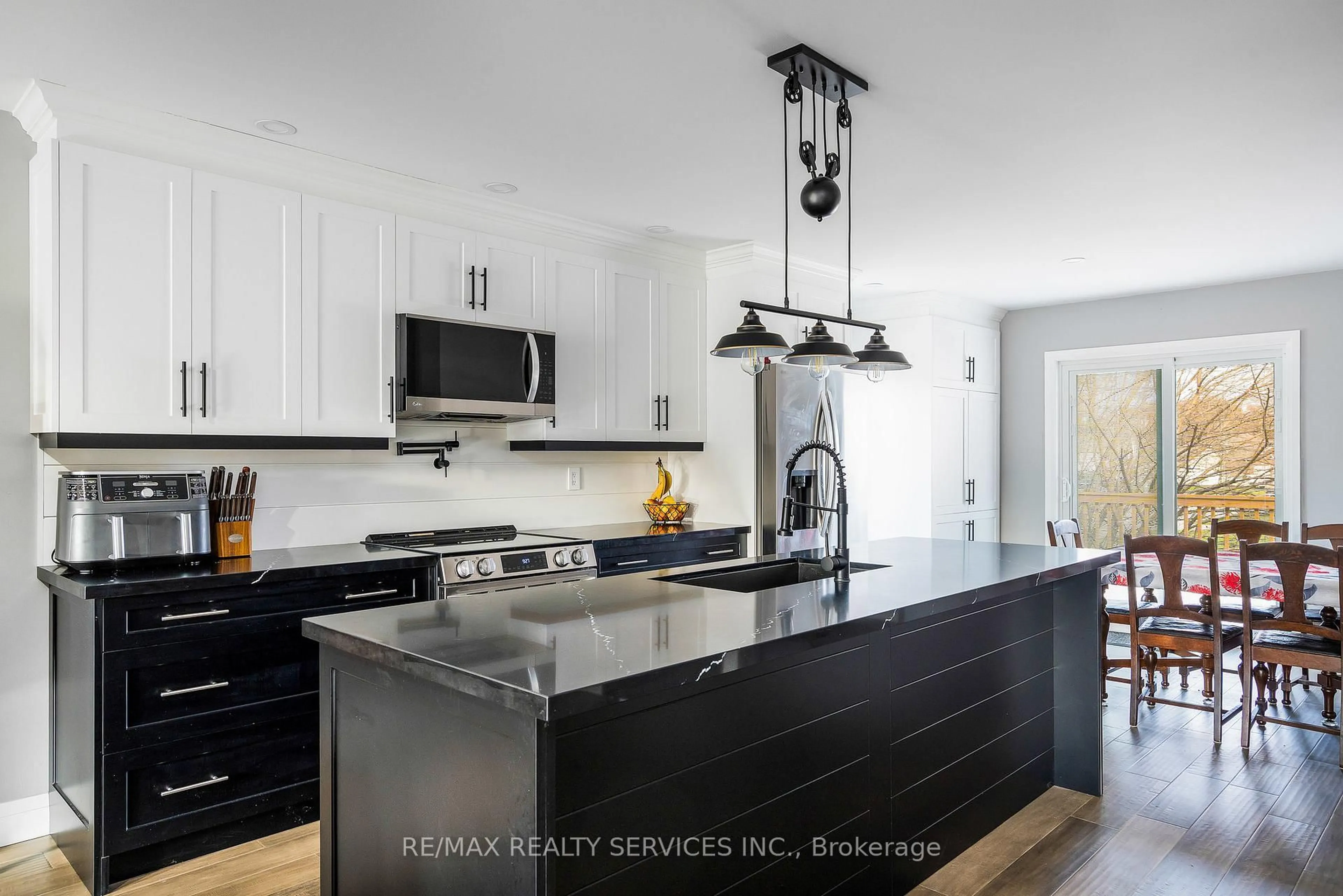 Contemporary kitchen, ceramic/tile floor for 1 Acorn Cres, Wasaga Beach Ontario L9Z 1B7