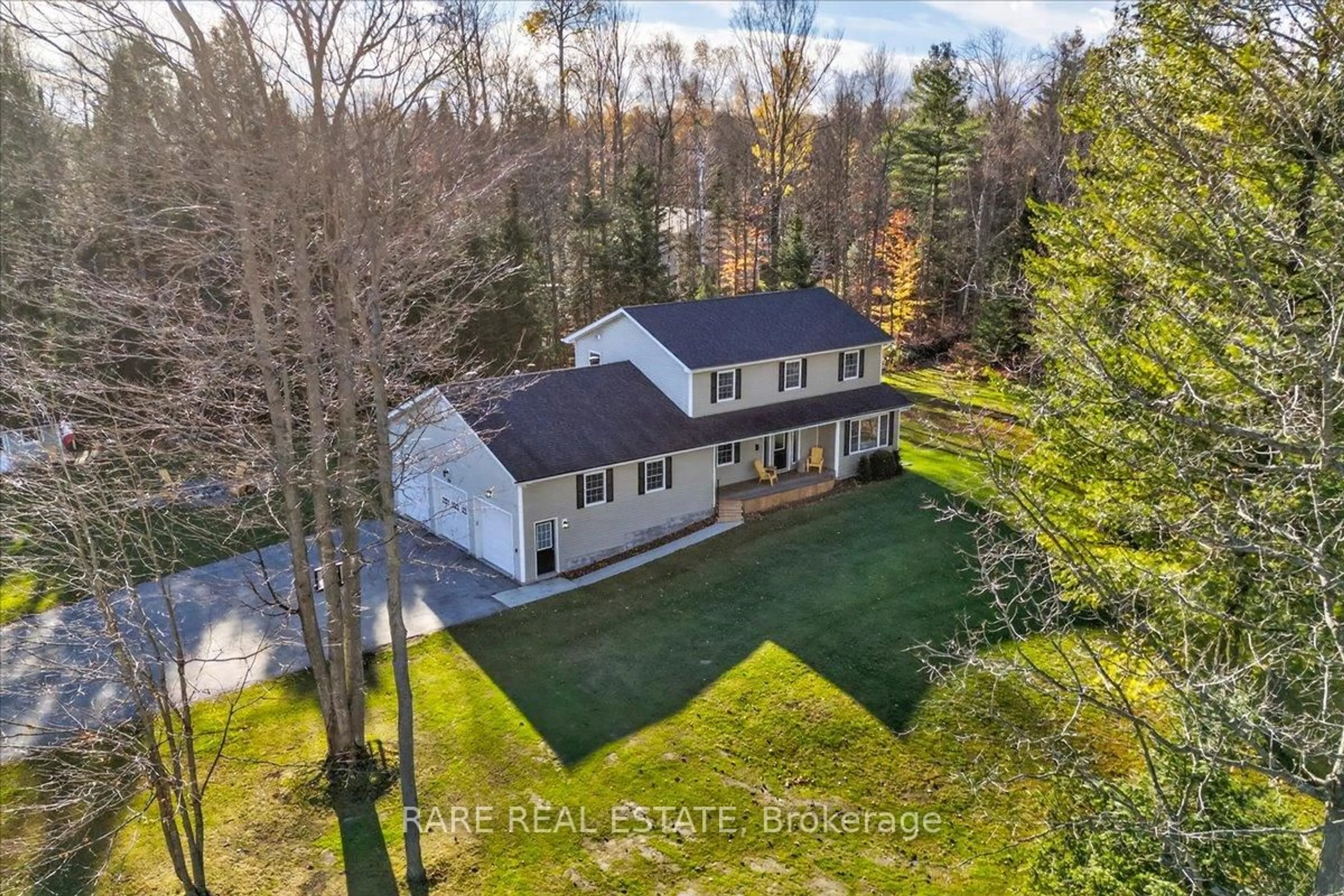 A pic from outside/outdoor area/front of a property/back of a property/a pic from drone, unknown for 14 Bronze Bird Cres, Clearview Ontario L0M 1N0