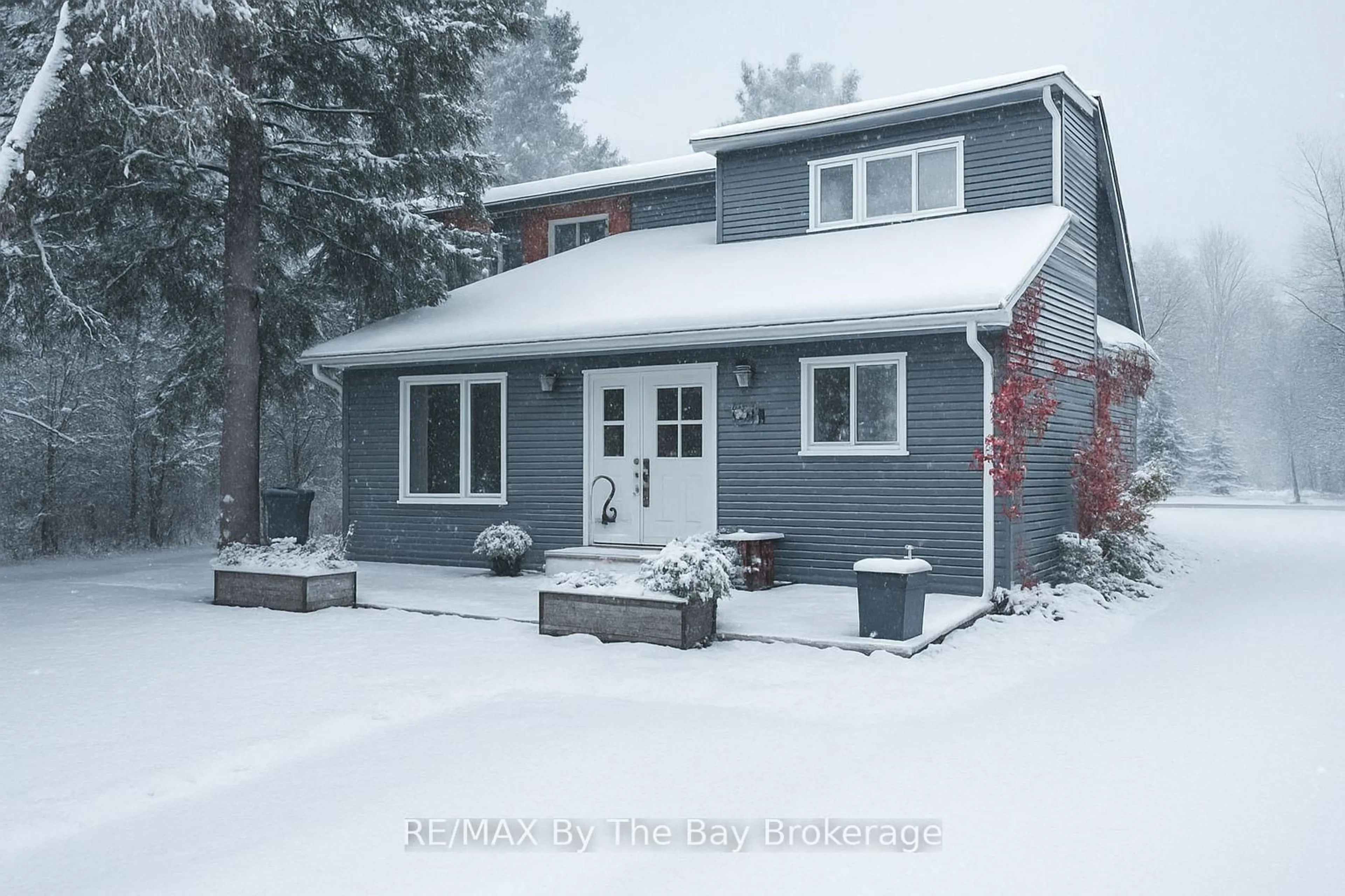 Home with vinyl exterior material, street for 67 Constance Blvd, Wasaga Beach Ontario L9Z 2Y3