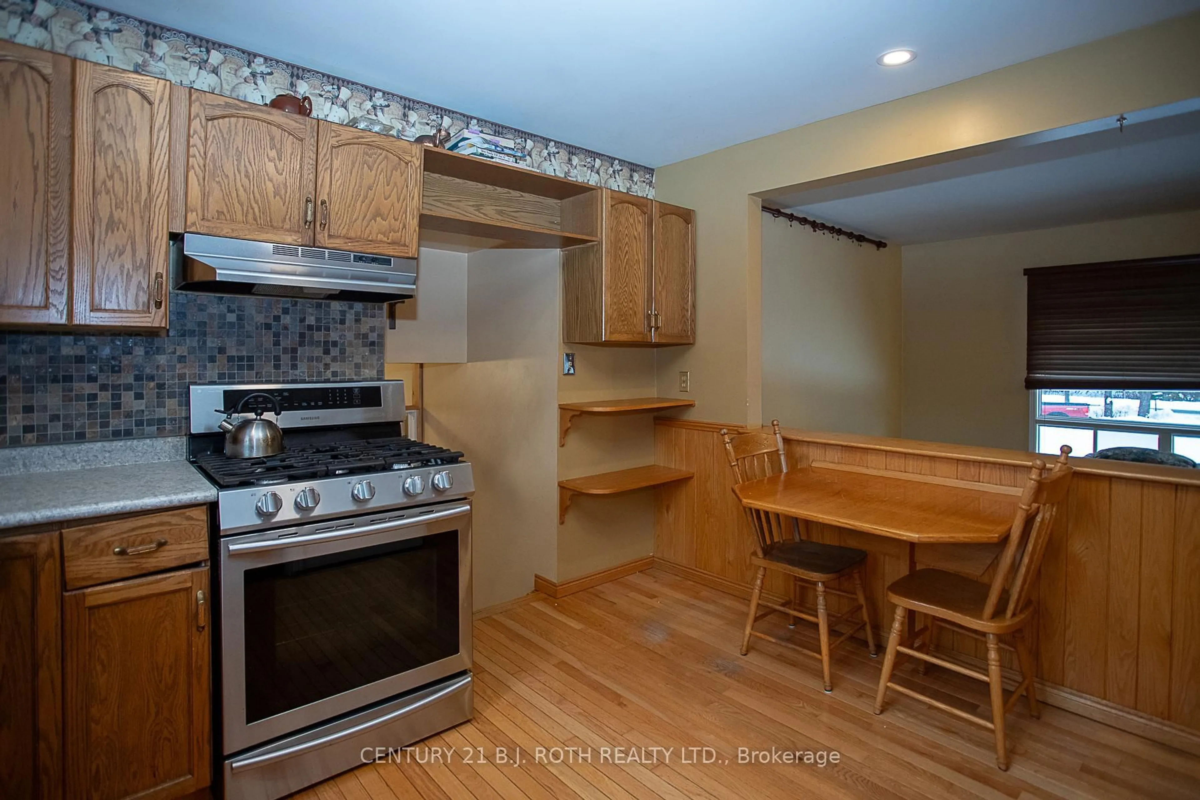Standard kitchen, unknown for 471 Scarlett Line, Oro-Medonte Ontario L0L 1V0