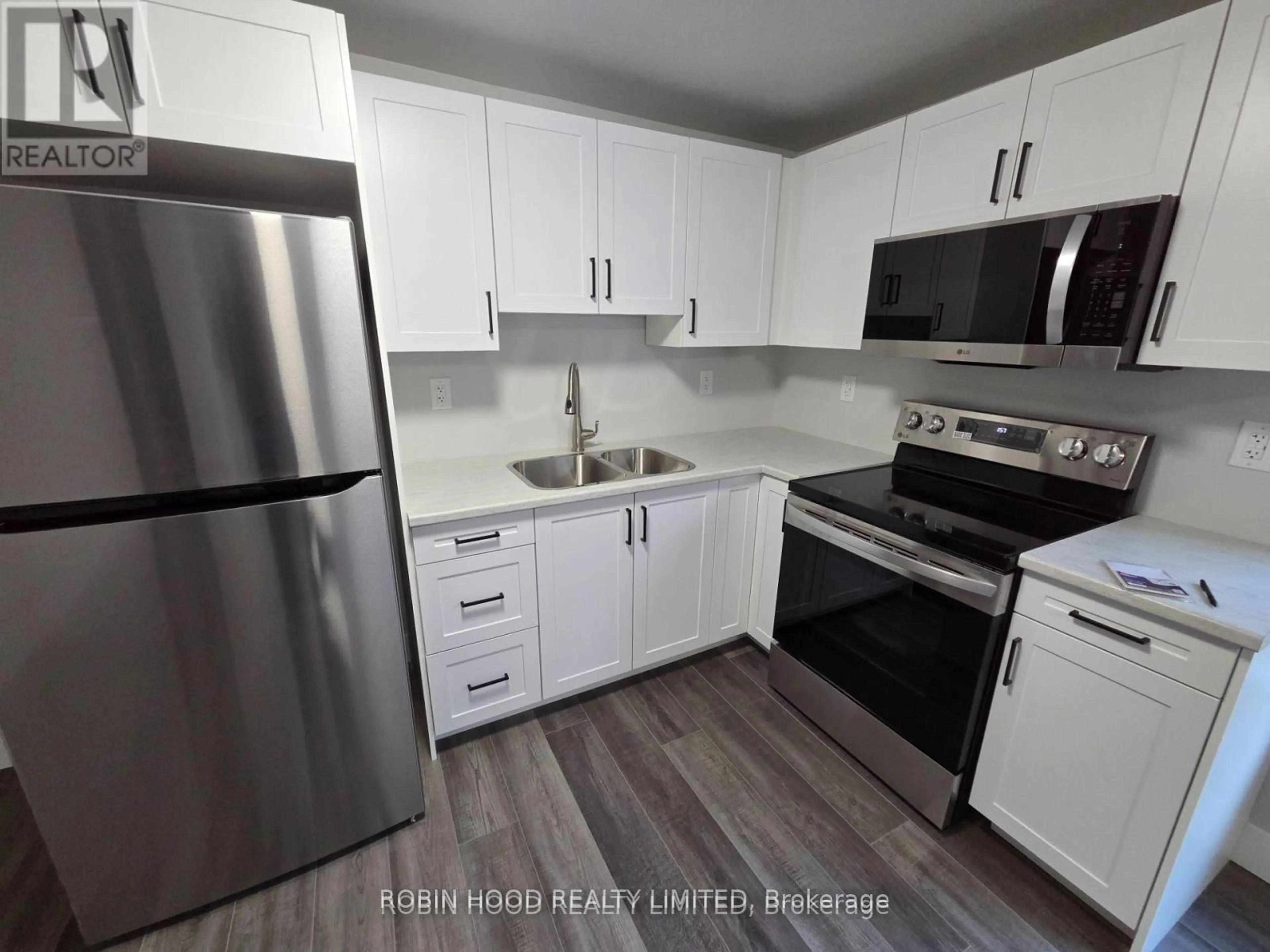 Standard kitchen, unknown for 59 Scott Cres, Barrie Ontario L4N 4W2