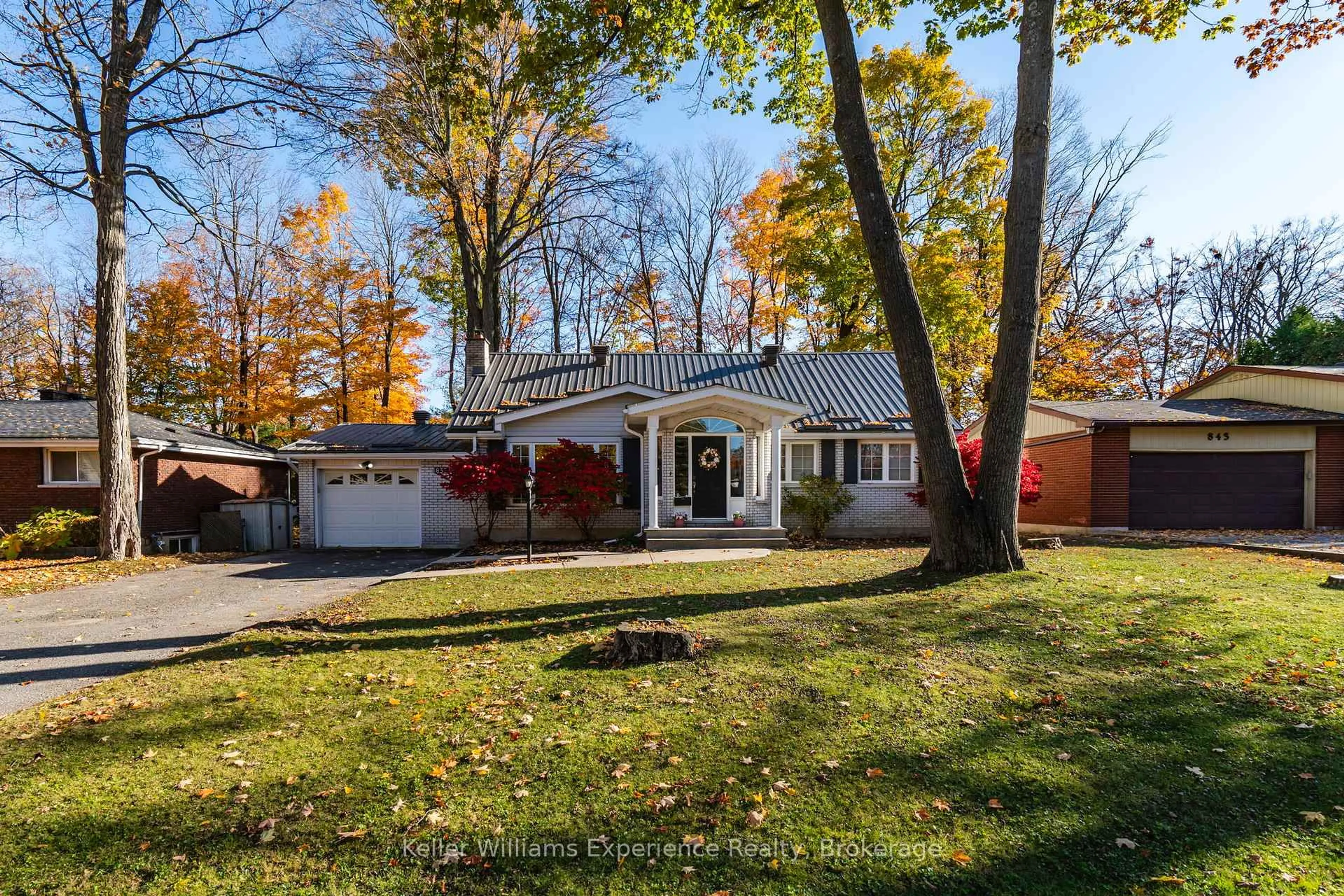 Unknown for 835 Dominion Ave, Midland Ontario L4R 1S6