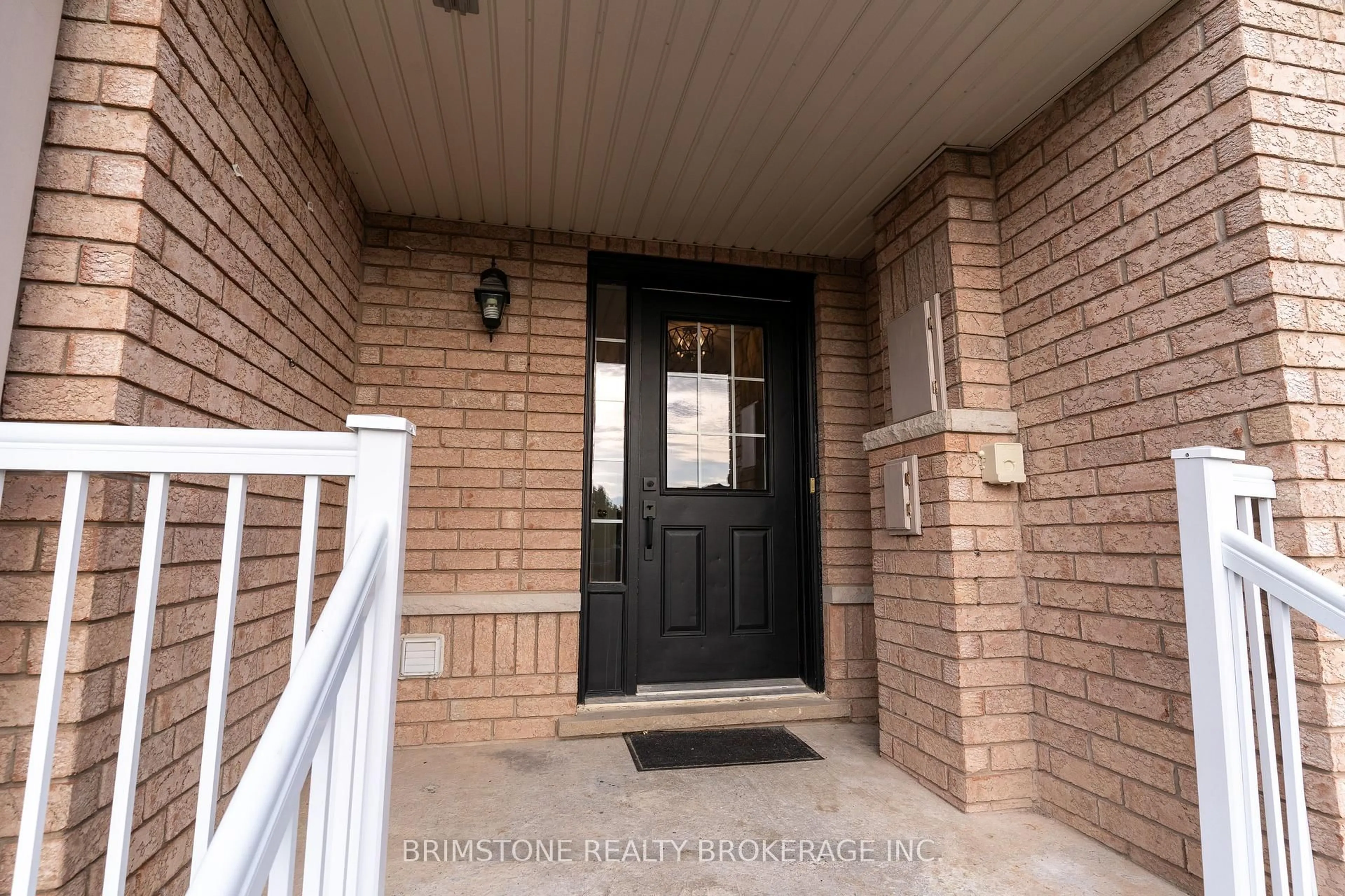 Indoor entryway for 89 Winchester Terr, Barrie Ontario L4M 0C8