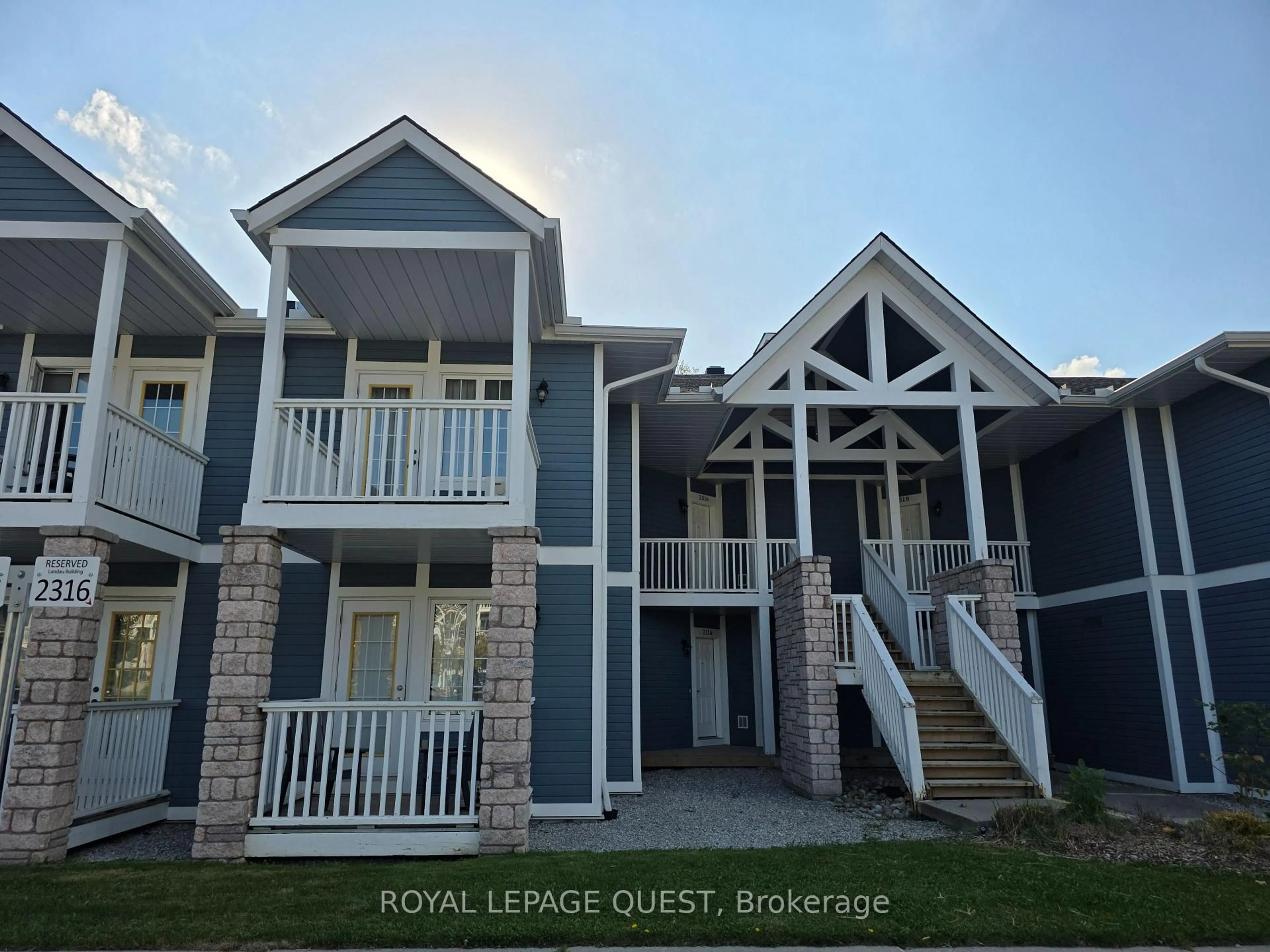 Home with vinyl exterior material, water/lake/river/ocean view for 90 Highland Dr #2316, Oro-Medonte Ontario L0L 2L0
