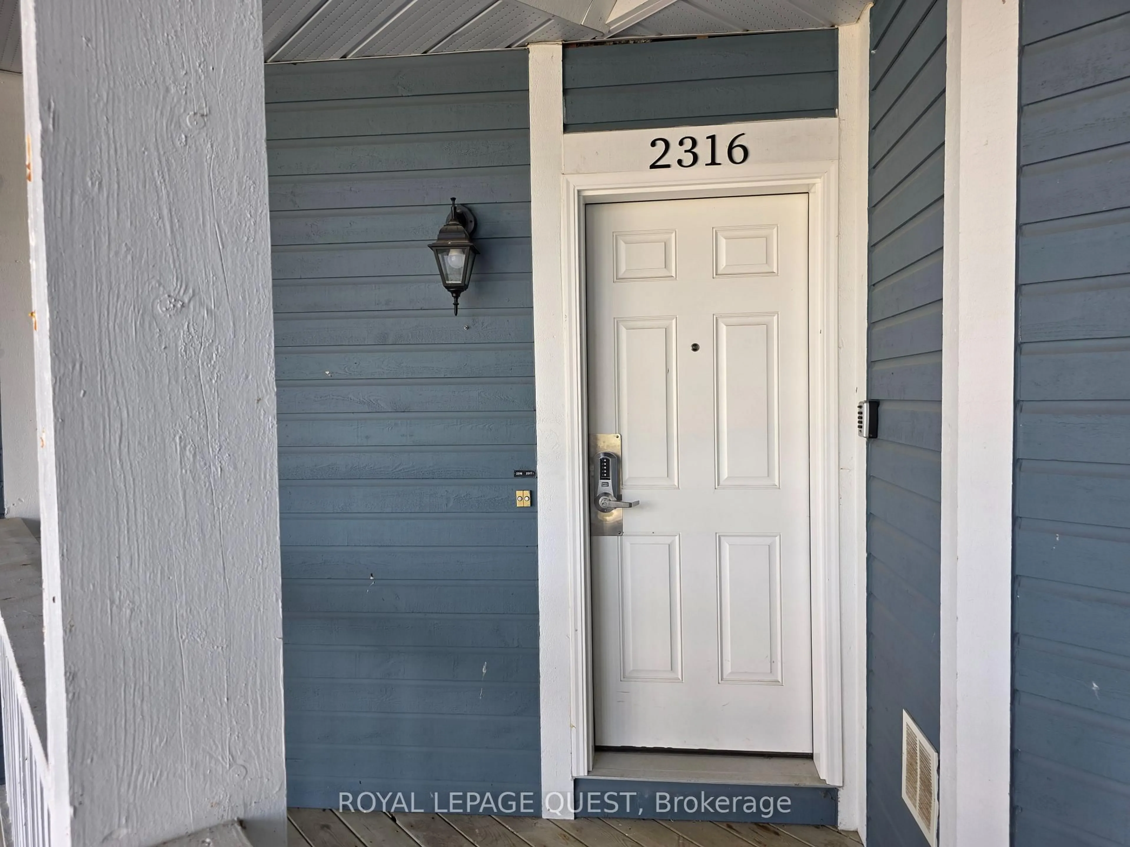 Indoor entryway for 90 Highland Dr #2316, Oro-Medonte Ontario L0L 2L0