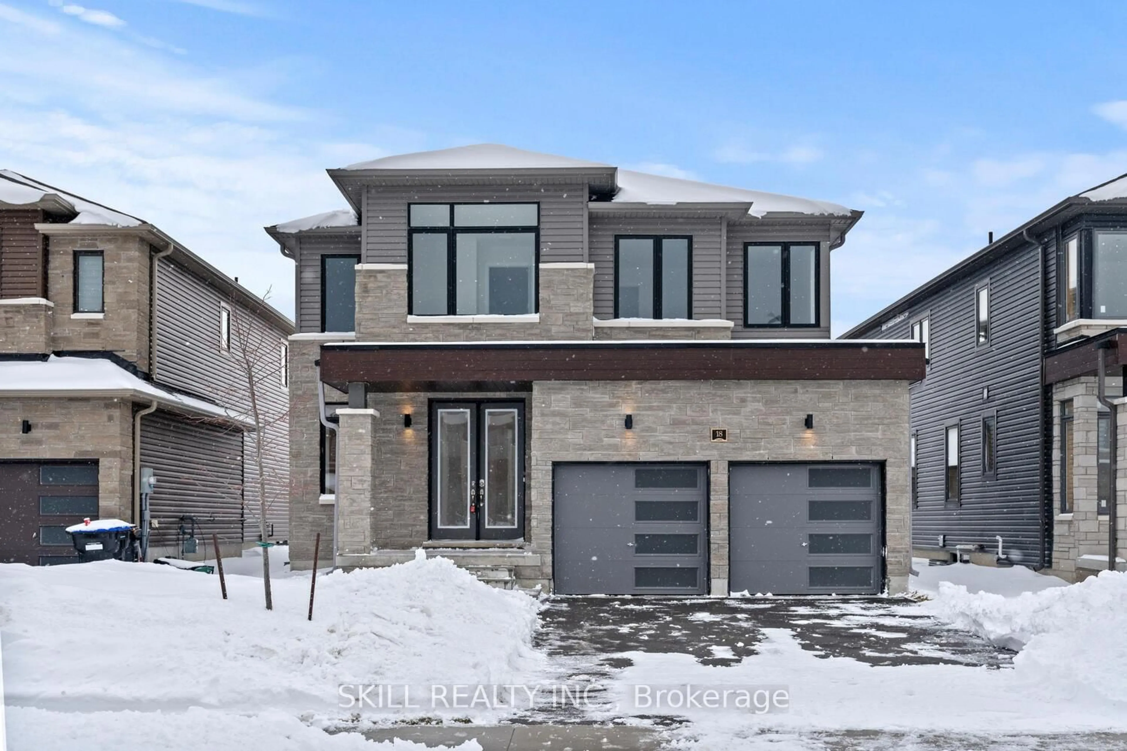 Home with brick exterior material, street for 18 Del Ray Cres, Wasaga Beach Ontario L9Z 0N7