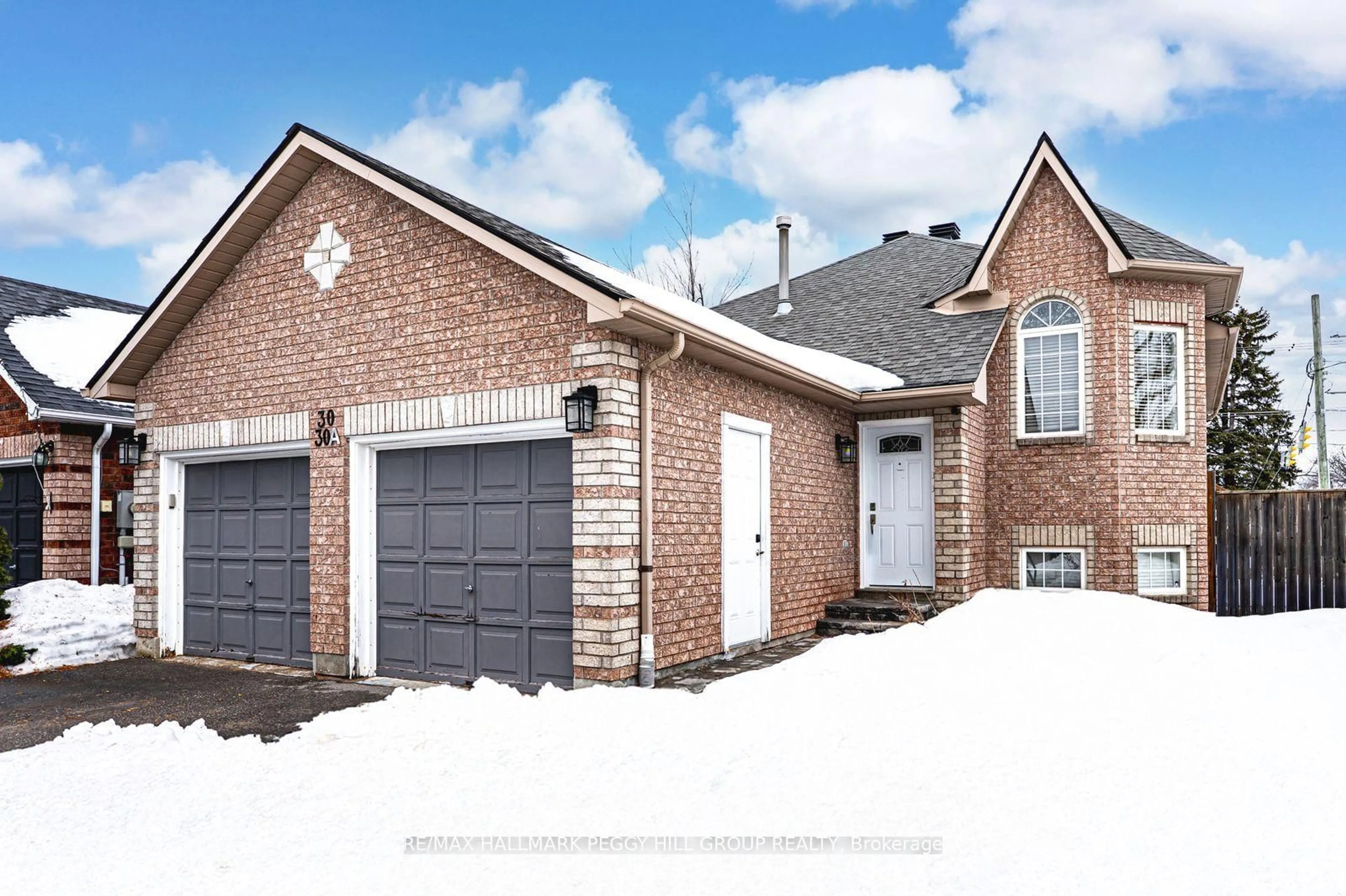 Home with brick exterior material, street for 30 Hewitt Pl, Barrie Ontario L4M 7B3