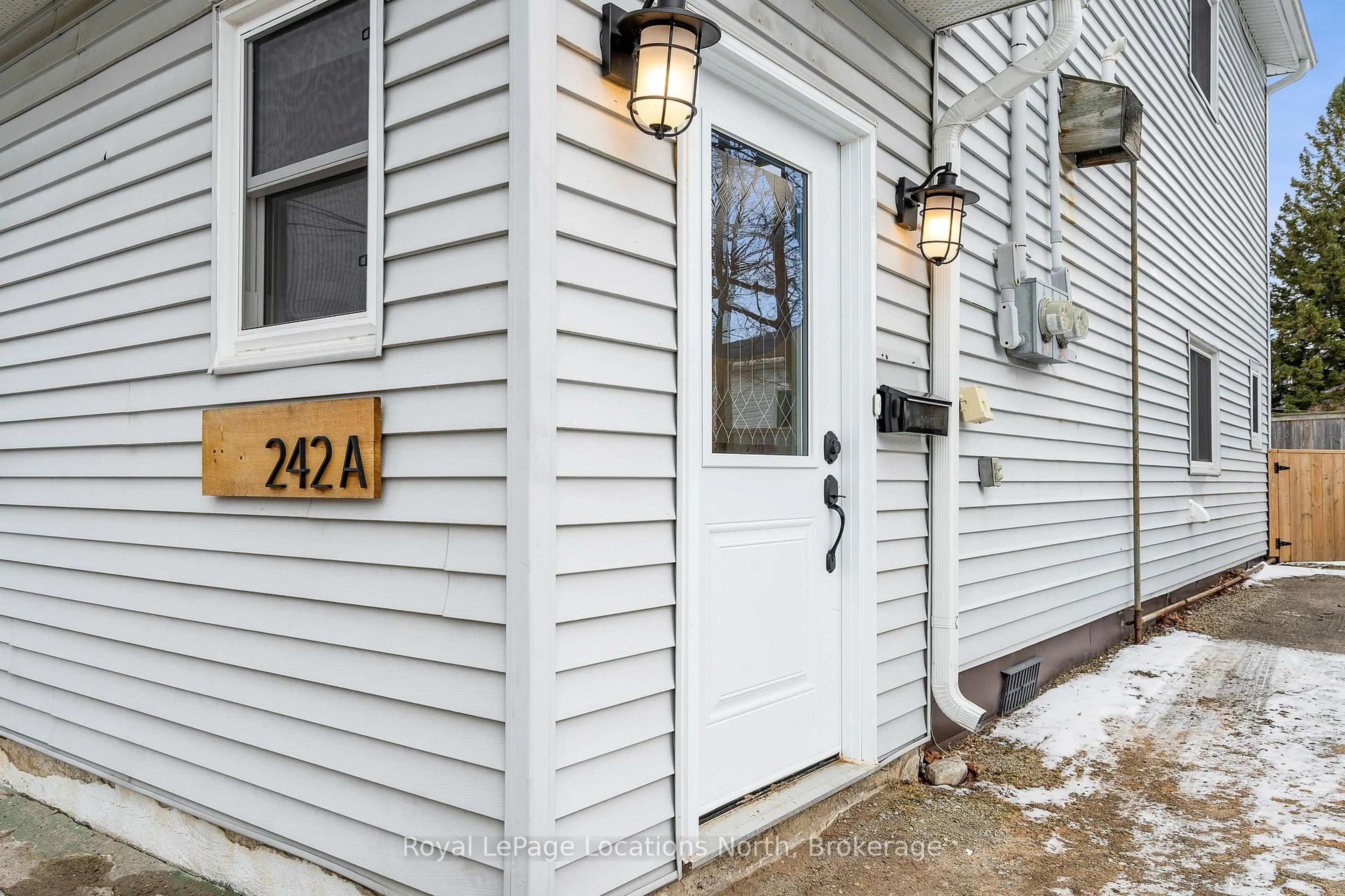 Unknown for 242 Simcoe St, Collingwood Ontario L9Y 1J3