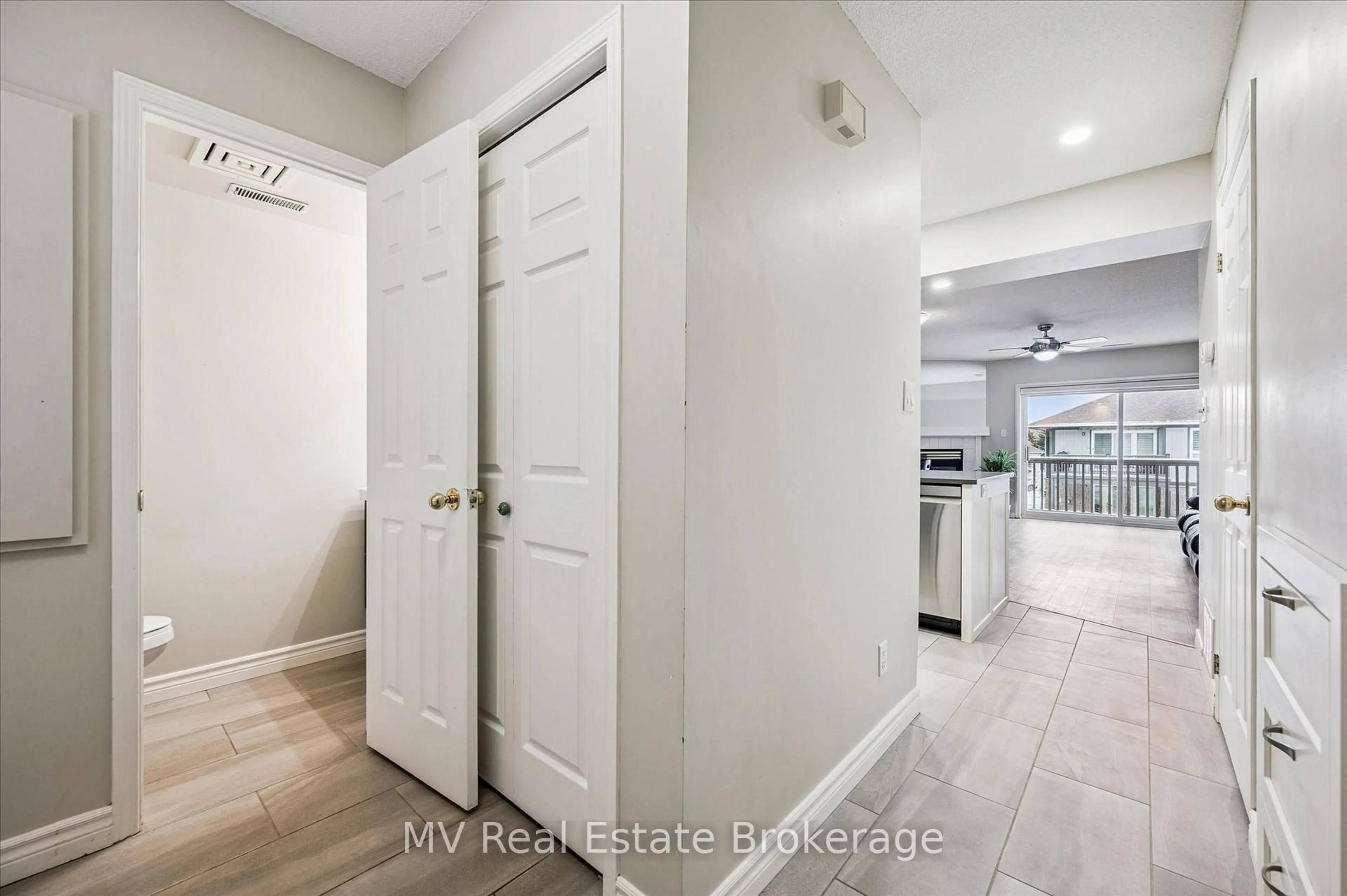 Indoor entryway for 711 Johnston Park Ave #12, Collingwood Ontario L9Y 5C7