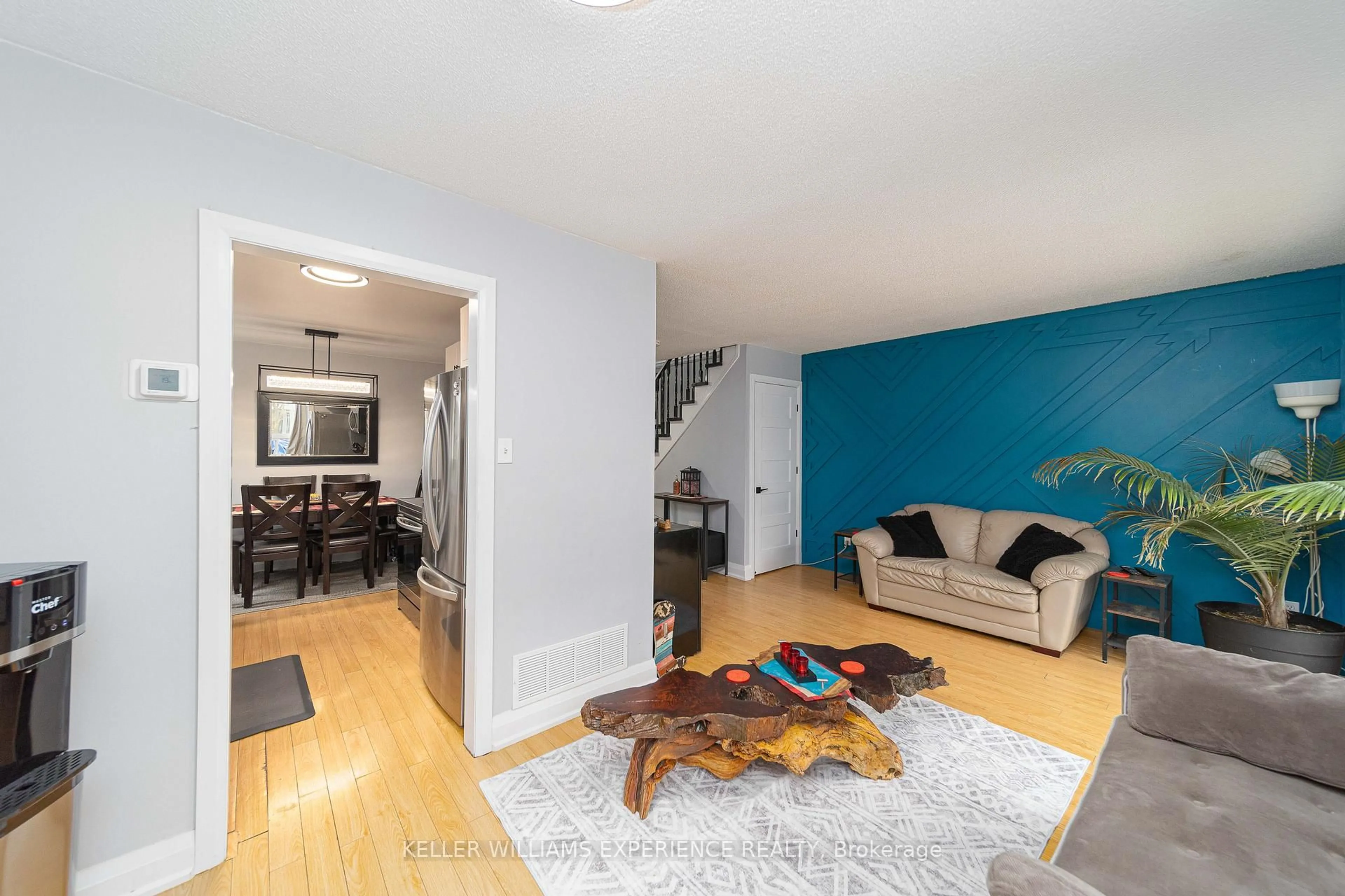Living room with furniture, unknown for 46 Hadden Cres, Barrie Ontario L4M 6G6
