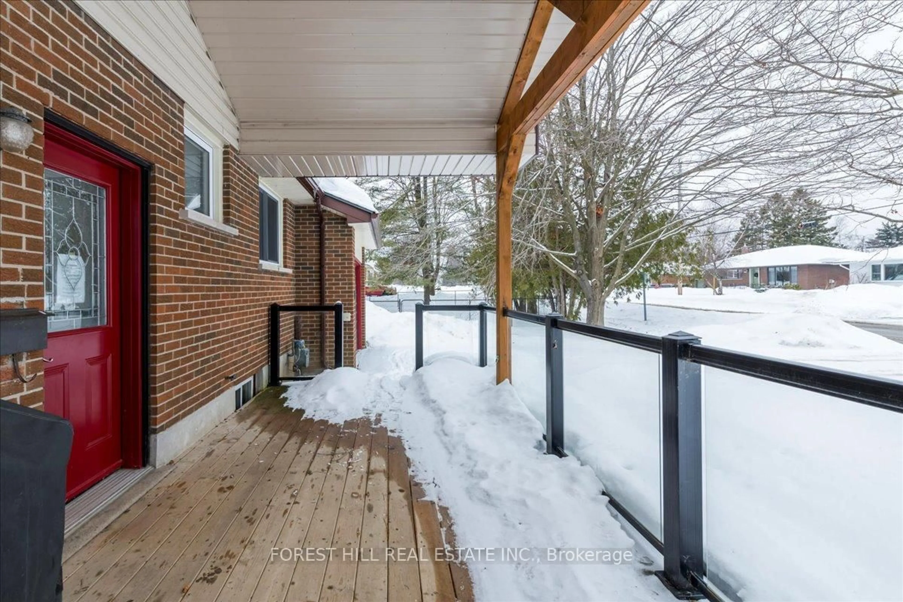 Patio, street for 267 Lawrence Ave, Orillia Ontario L3V 5M5