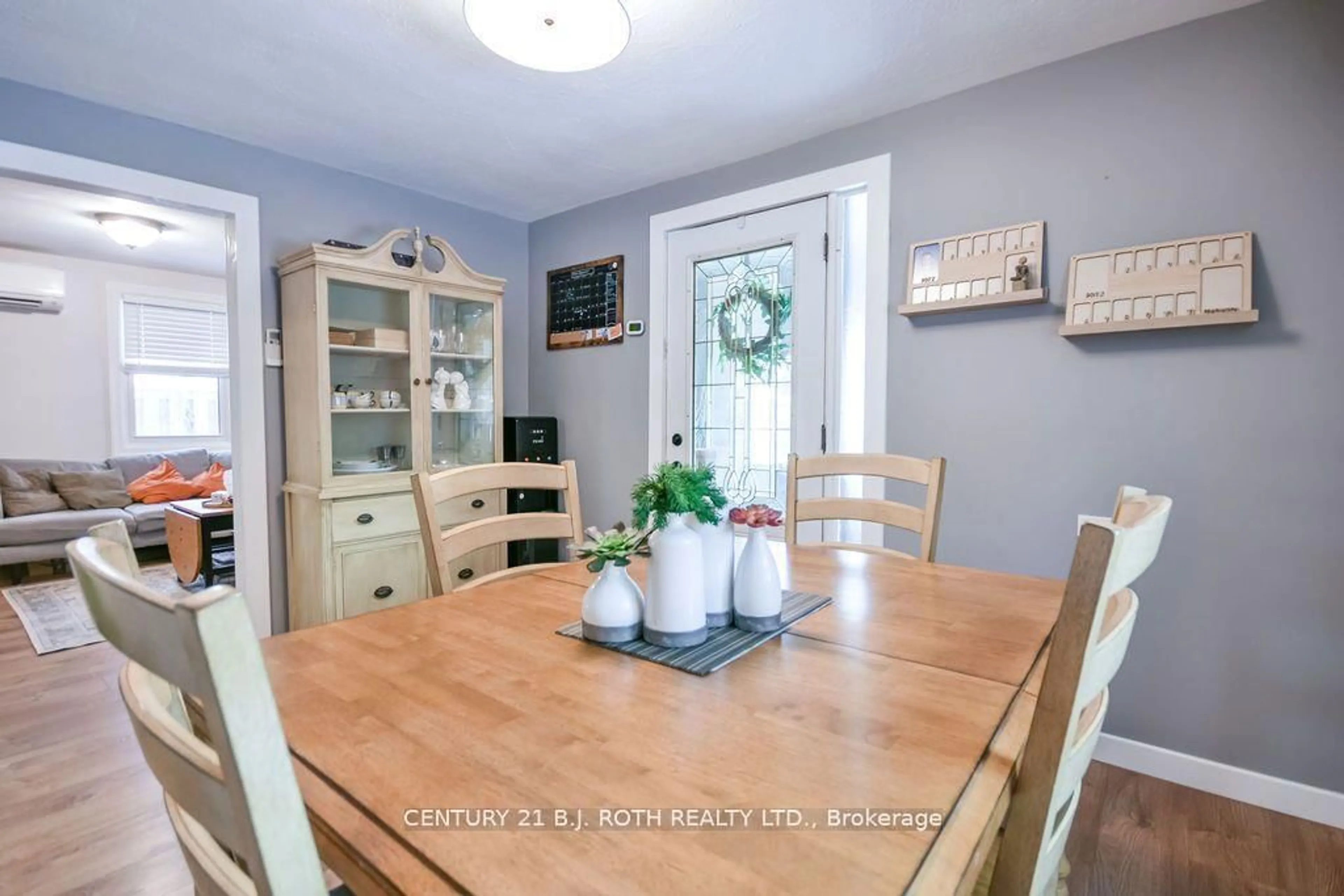 Dining room, unknown for 9920 COUNTY 10 Rd, Clearview Ontario L0M 1N0