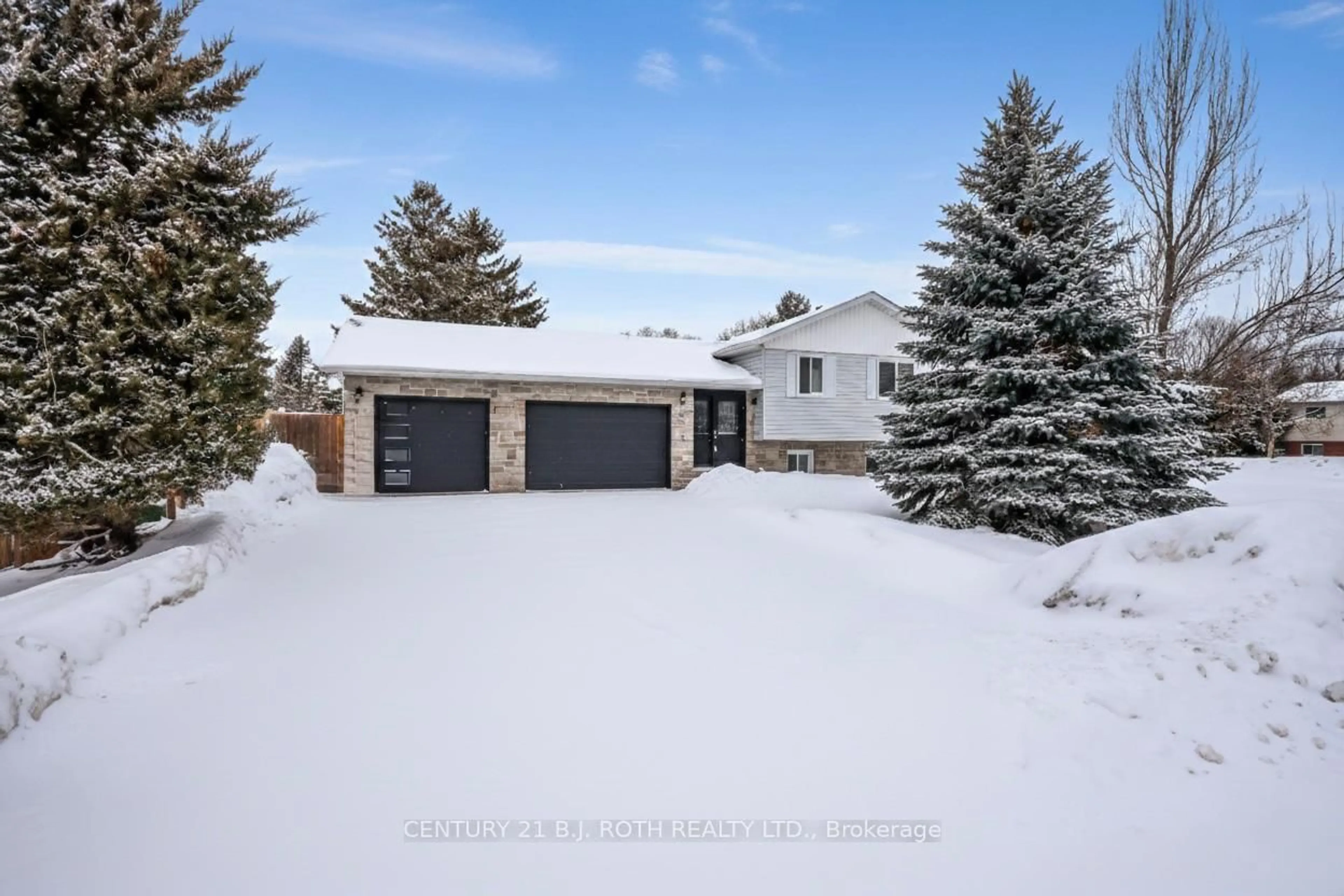 A pic from outside/outdoor area/front of a property/back of a property/a pic from drone, street for 6 Glenview Ave, Springwater Ontario L0L 1P0