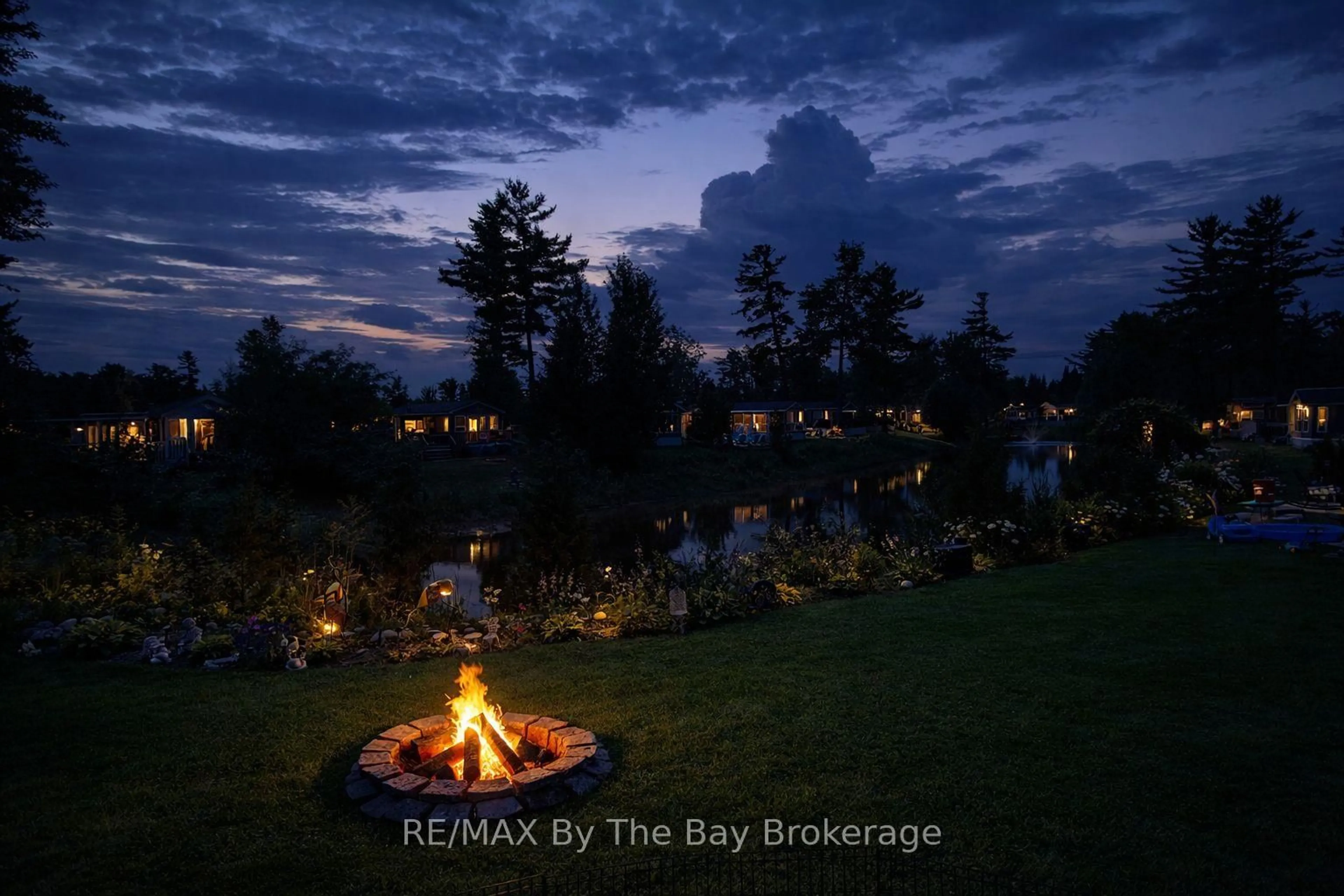 Blurry image for 15 Kenora Tr, Wasaga Beach Ontario L9Z 1X7