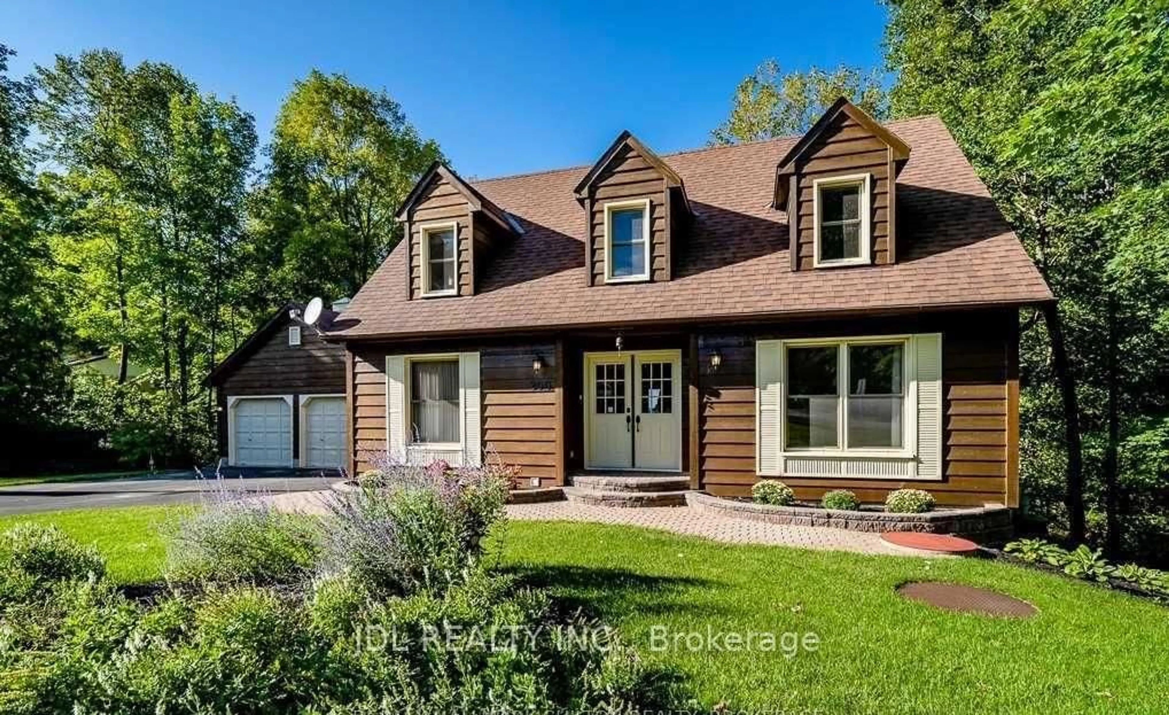 Home with brick exterior material, street for 200 Bayview Ave, Tay Ontario L0K 1R0