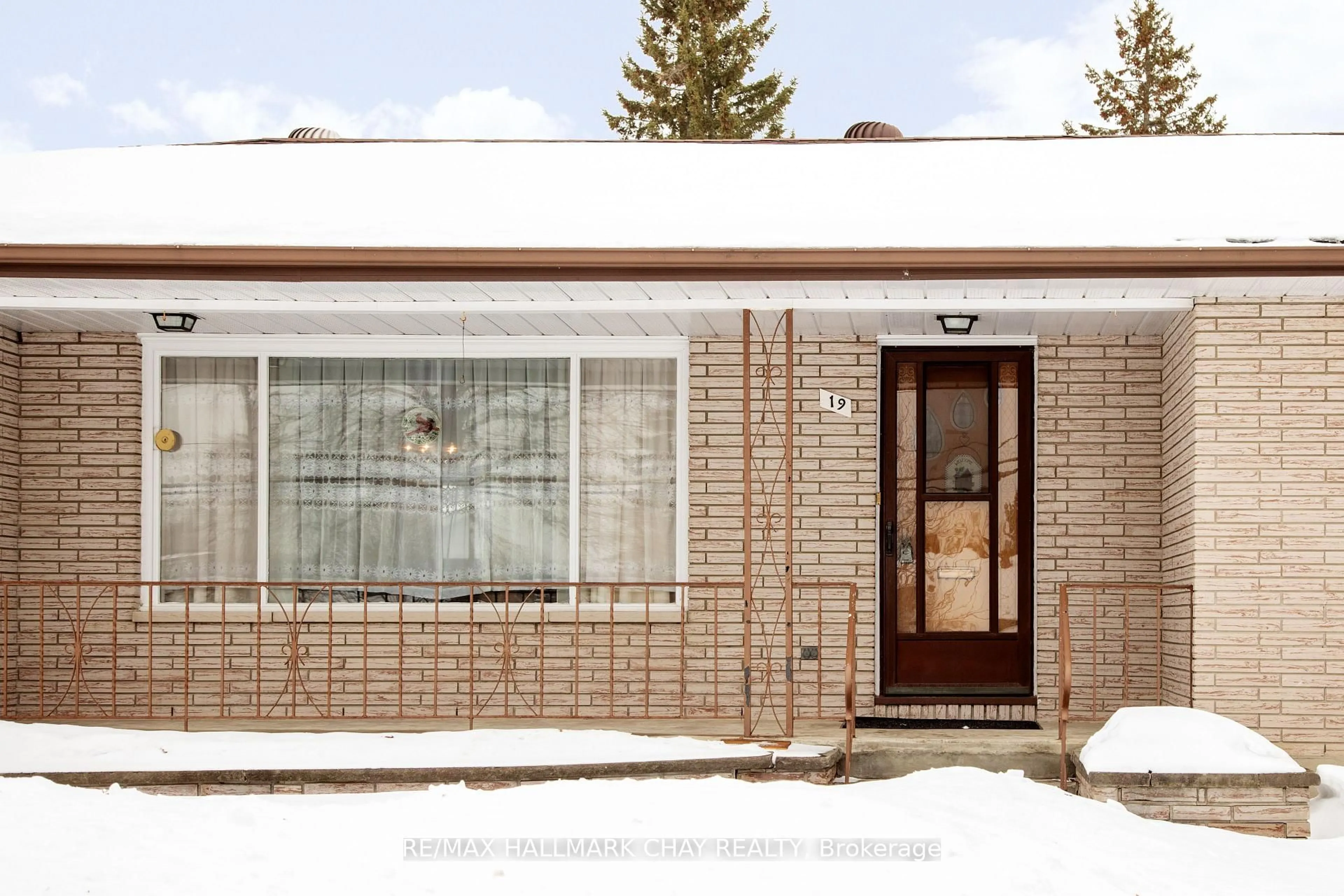 Home with brick exterior material, street for 19 Steel St, Barrie Ontario L4M 2E6