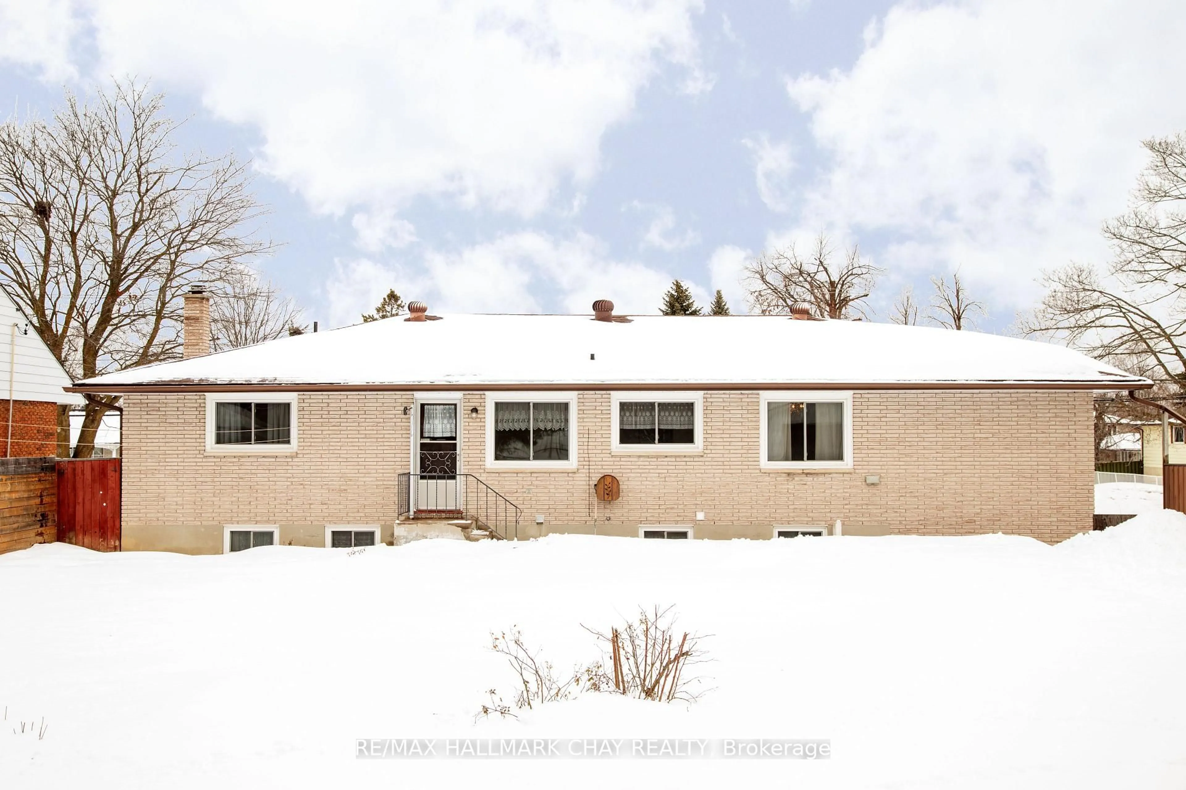 Unknown for 19 Steel St, Barrie Ontario L4M 2E6