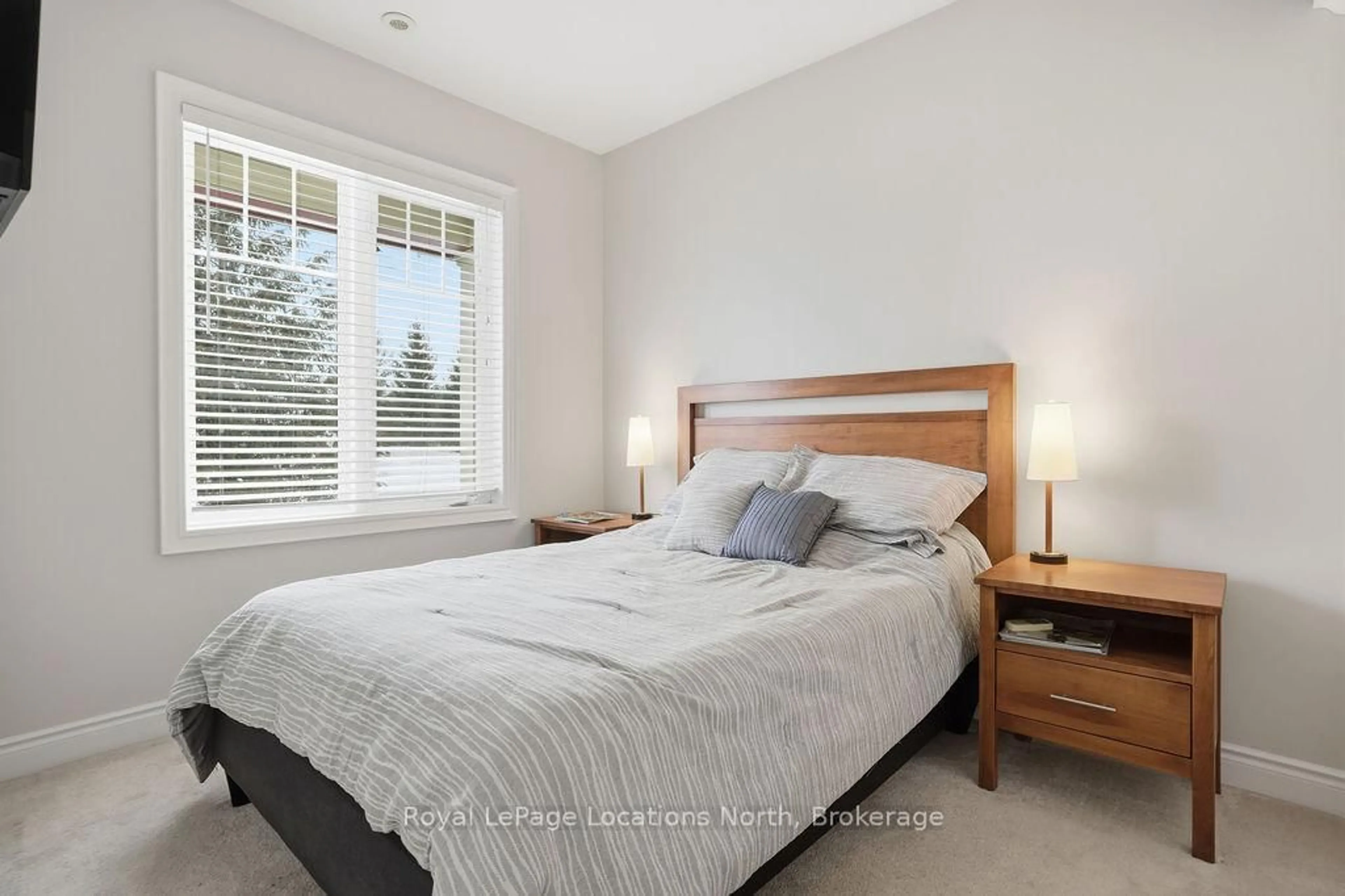 Bedroom with bed, unknown for 95 Wally Dr, Wasaga Beach Ontario L9Z 0G5