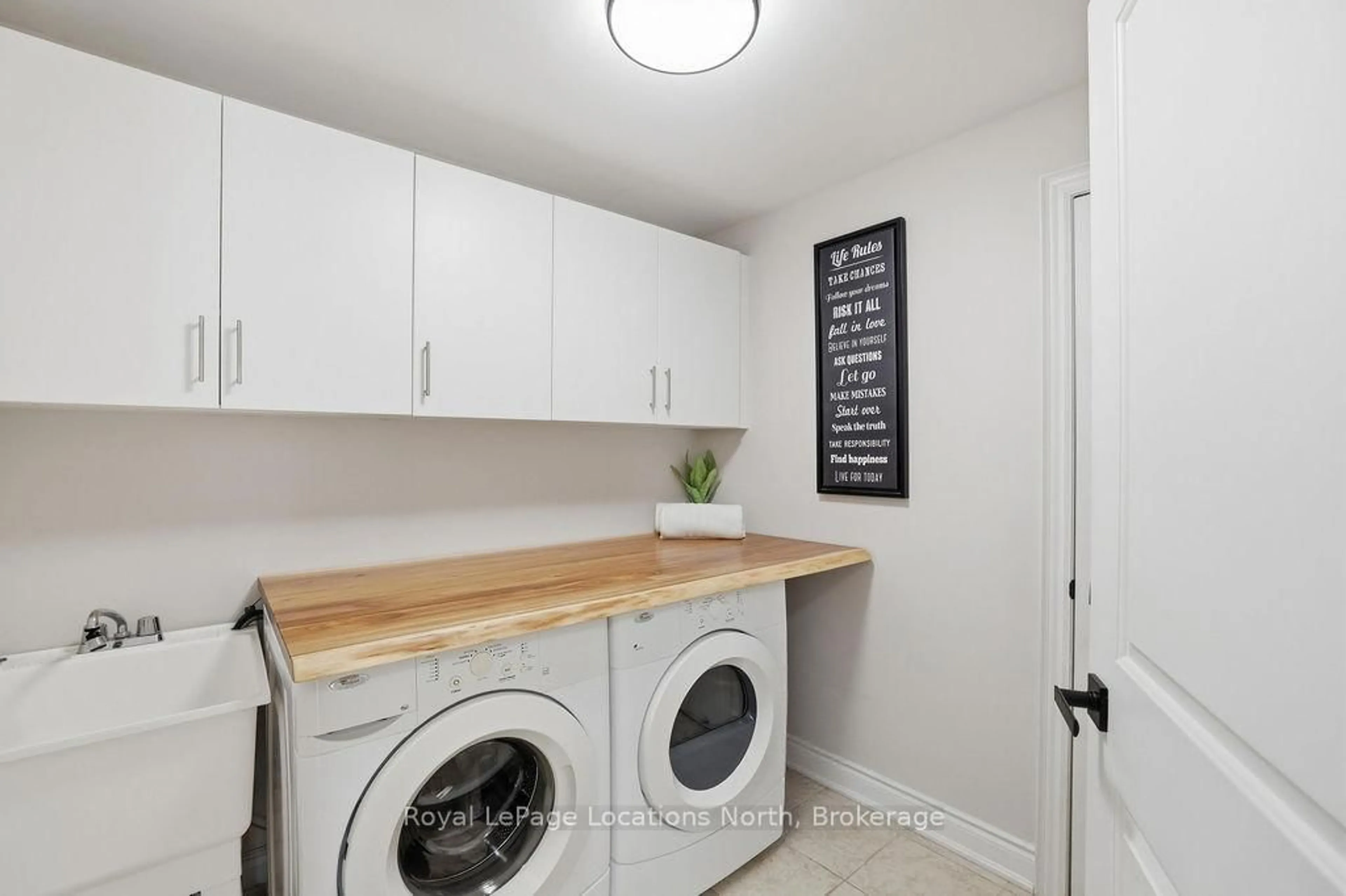Laundry room for 95 Wally Dr, Wasaga Beach Ontario L9Z 0G5