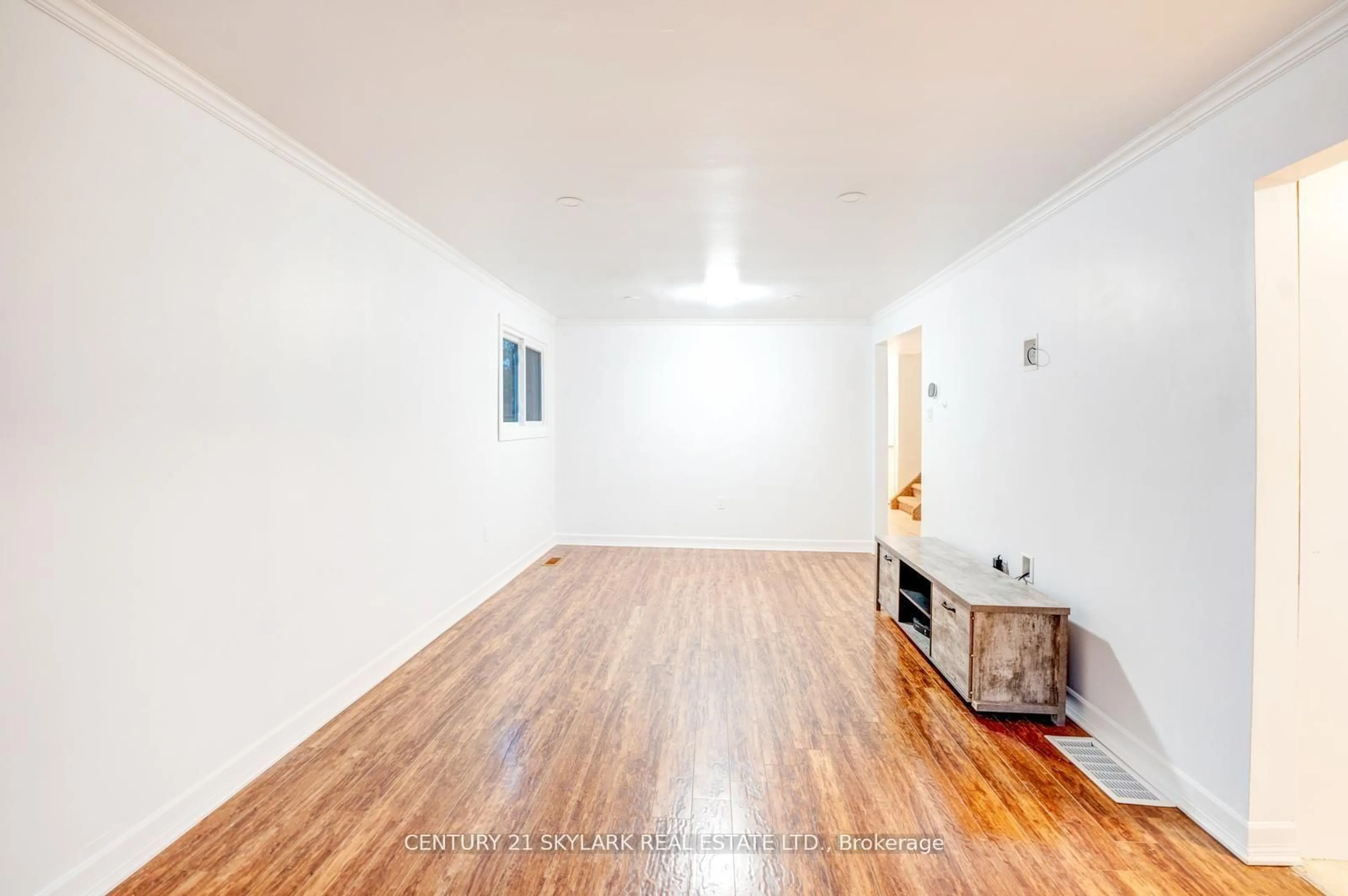 A pic of a room for 66 Corbett Dr, Barrie Ontario L6M 5V3