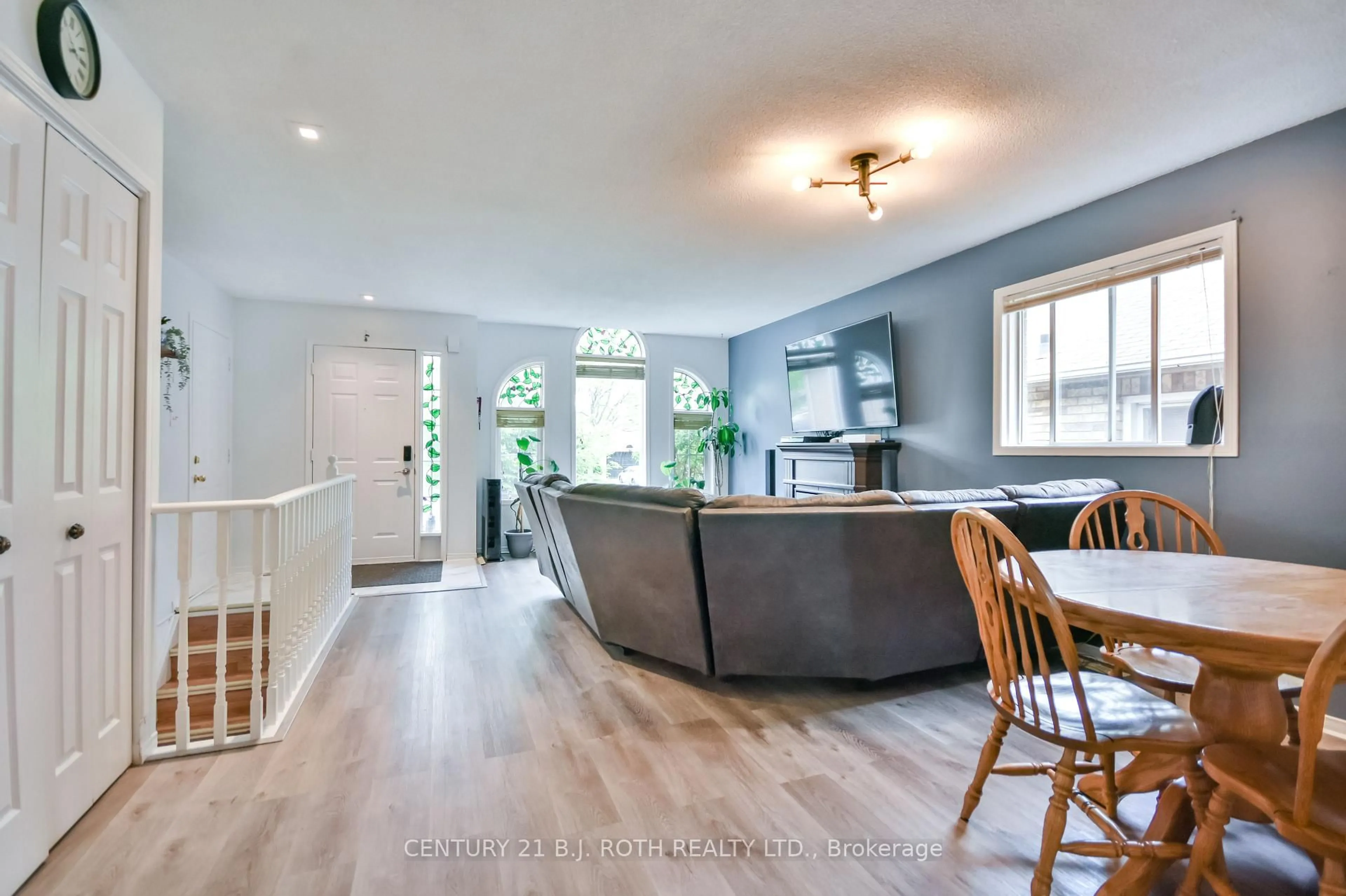 Open concept kitchen, unknown for 37 Nicholson Dr, Barrie Ontario L4N 8L7