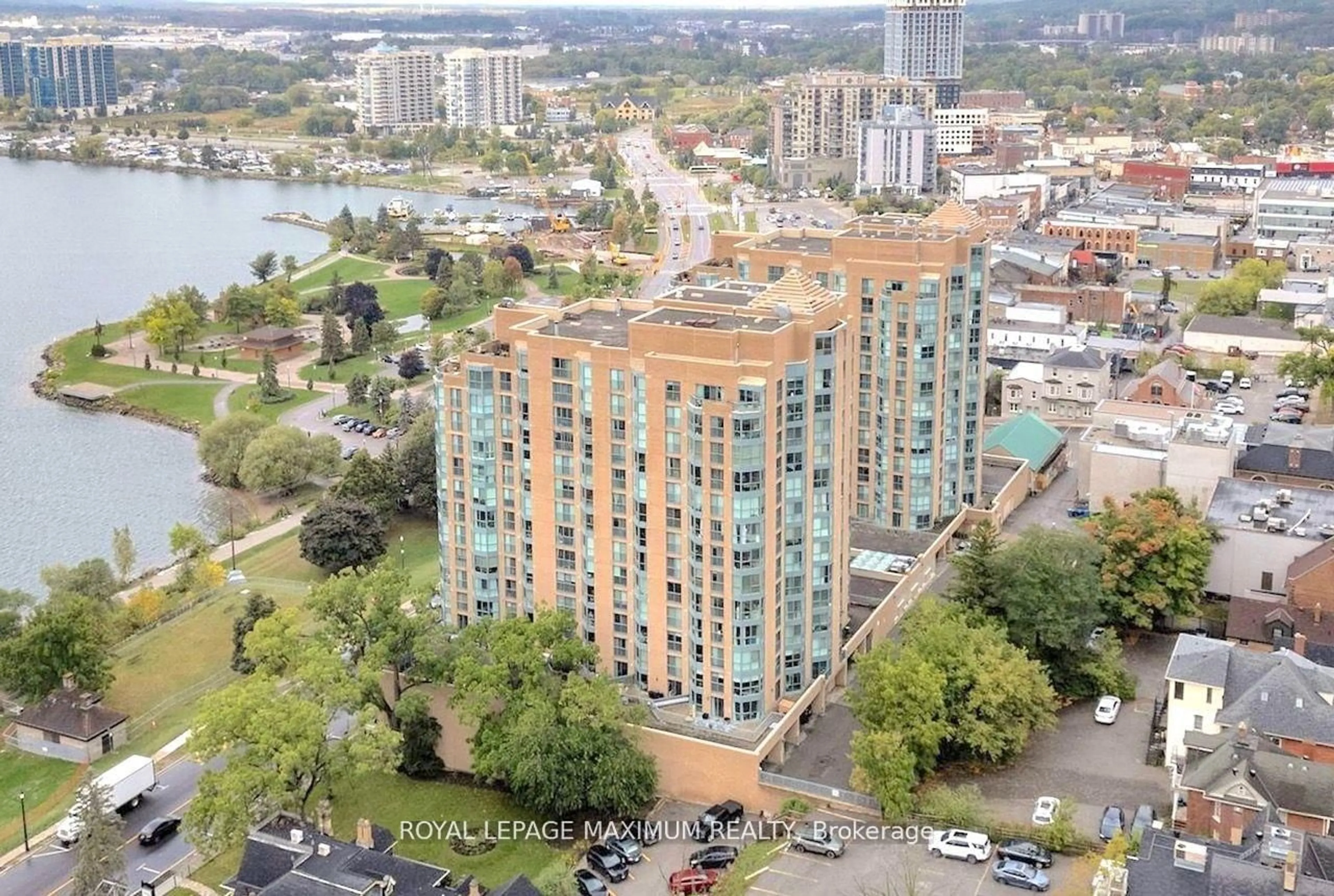 A pic from outside/outdoor area/front of a property/back of a property/a pic from drone, city buildings view from balcony for 150 Dunlop St #601, Barrie Ontario L4M 6H1