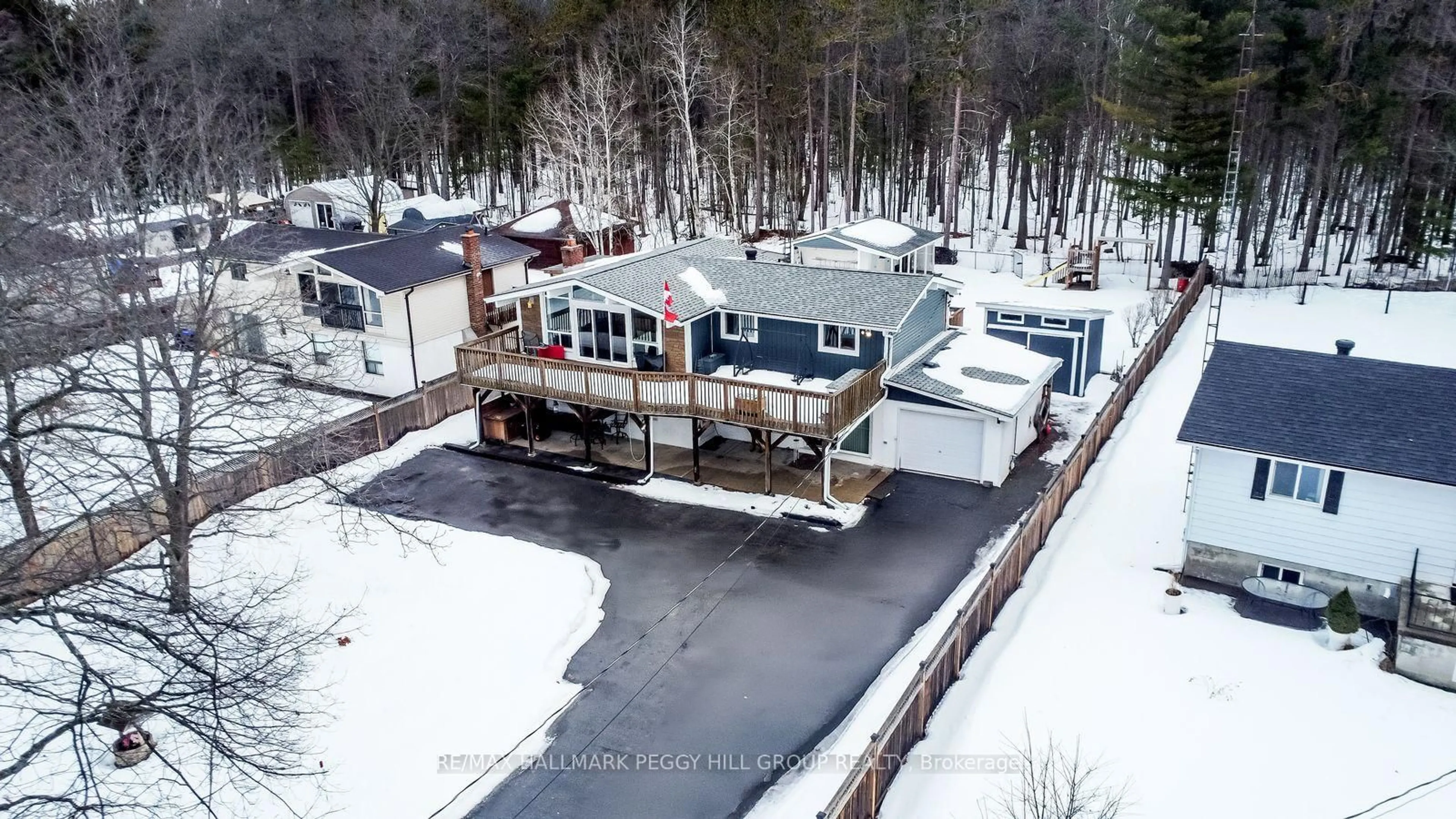 A pic from outside/outdoor area/front of a property/back of a property/a pic from drone, unknown for 71 Ronald Ave, Tiny Ontario L0L 1P1