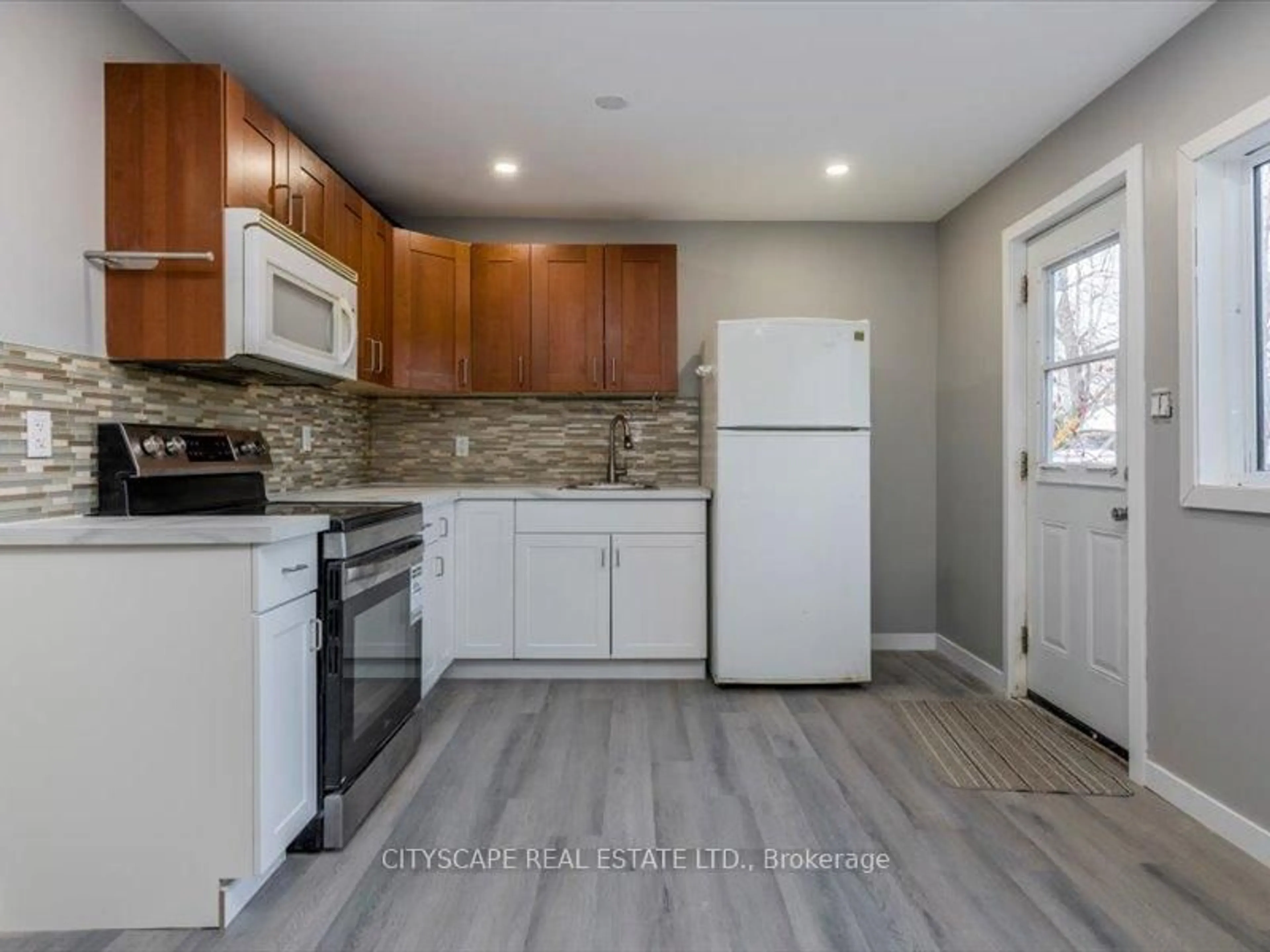 Unknown for 148 Dunedin St, Orillia Ontario L3V 5T7